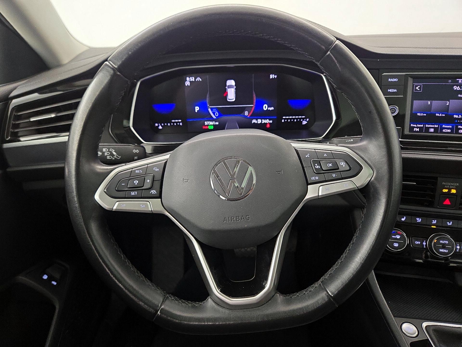 Thumbnail: 2024 Volkswagen Jetta - 10