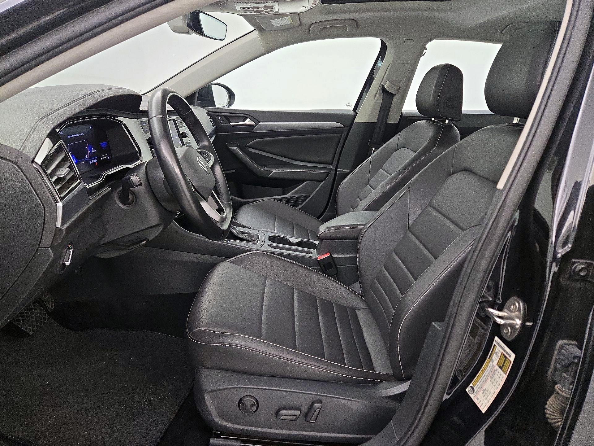 Thumbnail: 2024 Volkswagen Jetta - 11