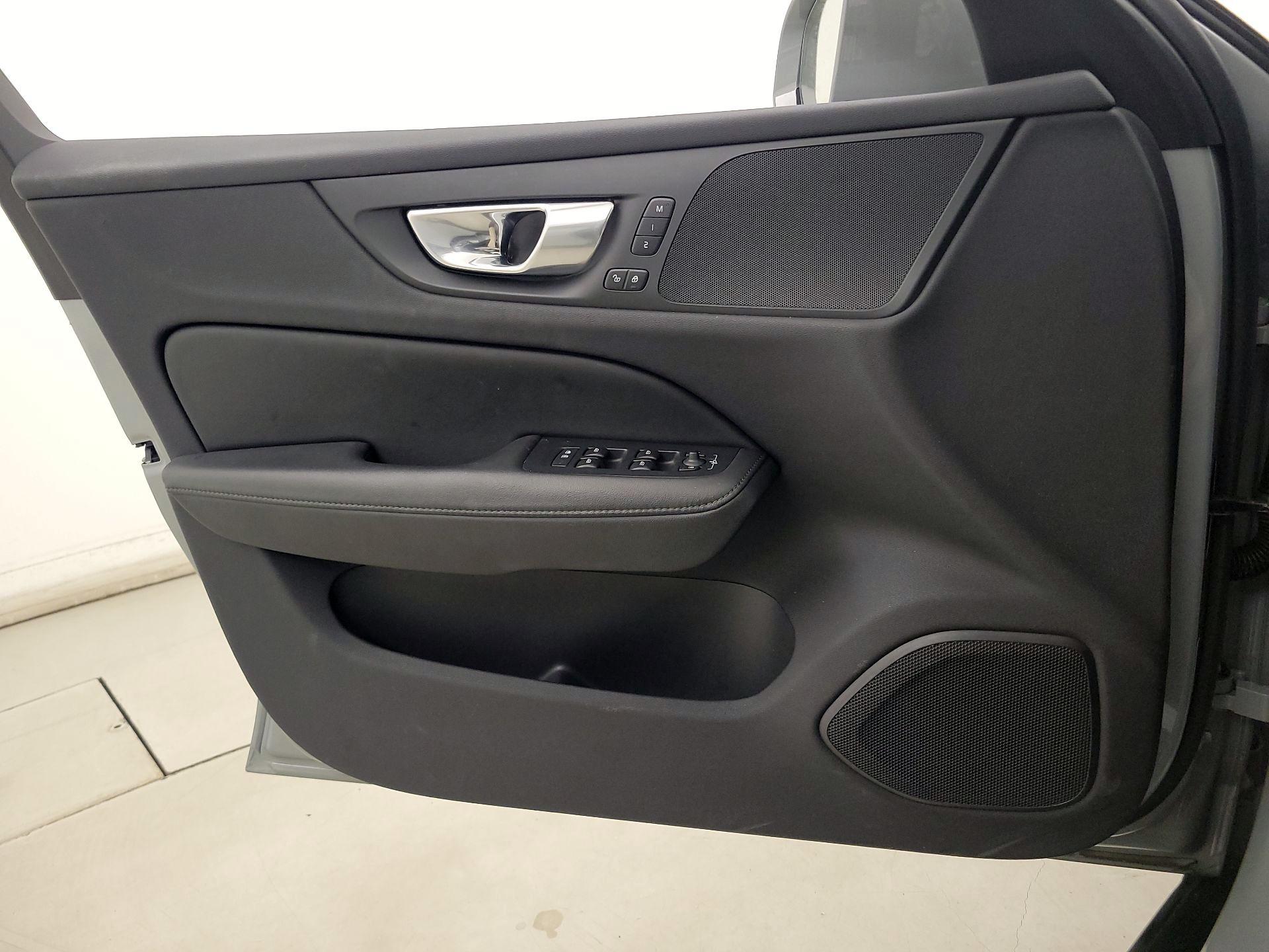 Thumbnail: 2025 Volvo S60 - 12