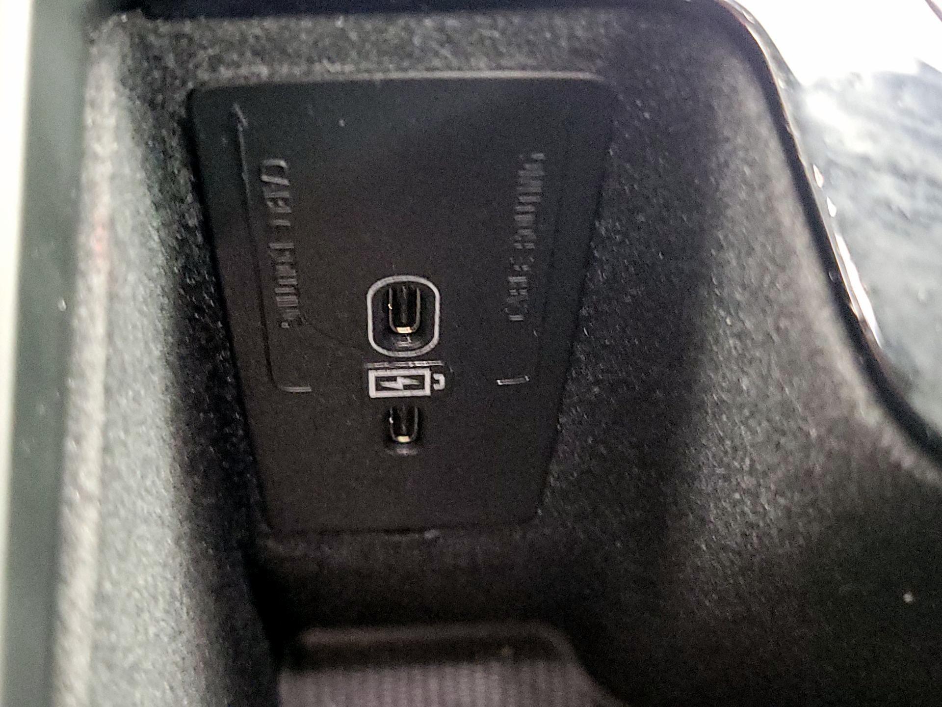 Thumbnail: 2025 Volvo S60 - 18