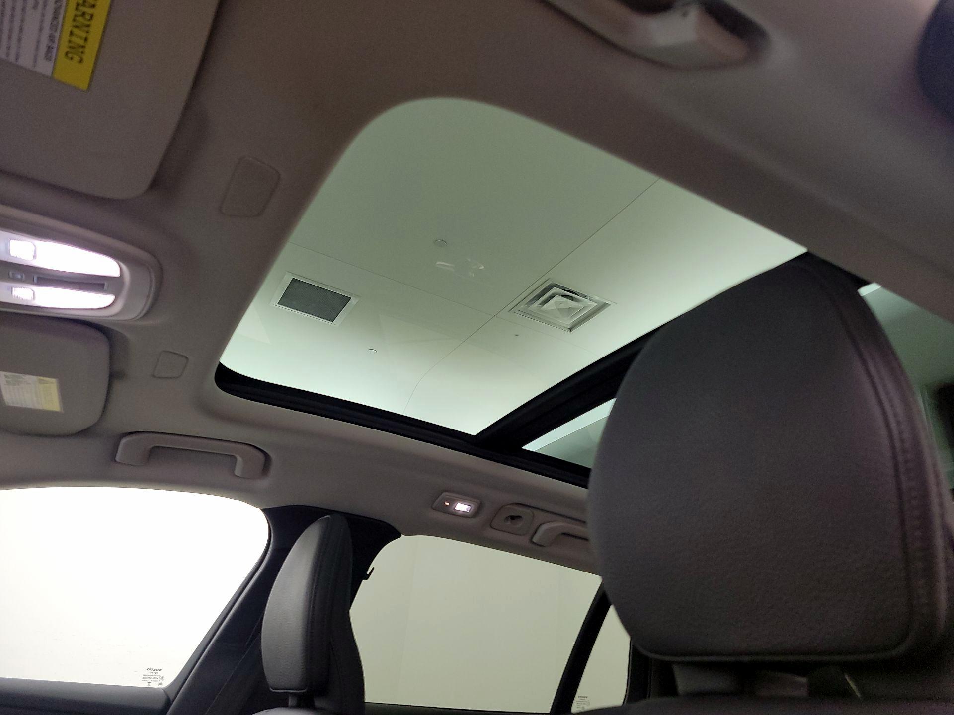 Thumbnail: 2025 Volvo S60 - 19