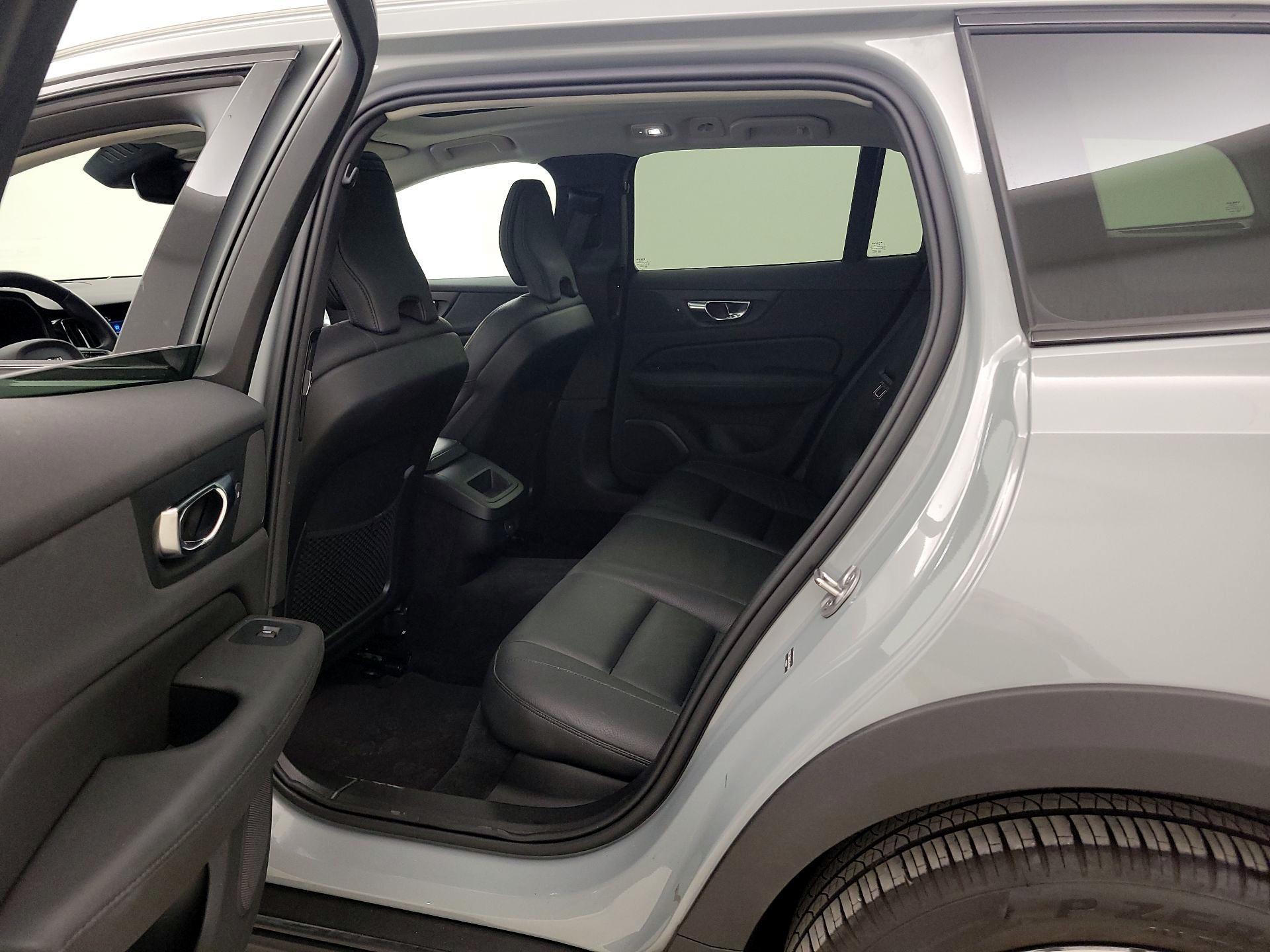 Thumbnail: 2025 Volvo S60 - 20