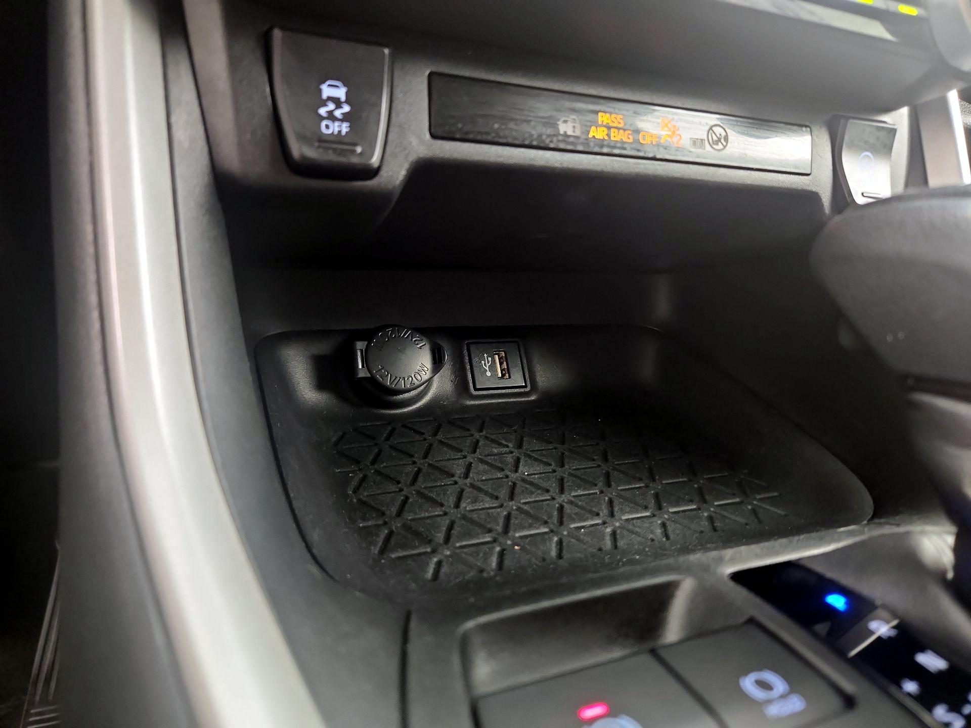 Thumbnail: 2023 Toyota RAV4 - 19