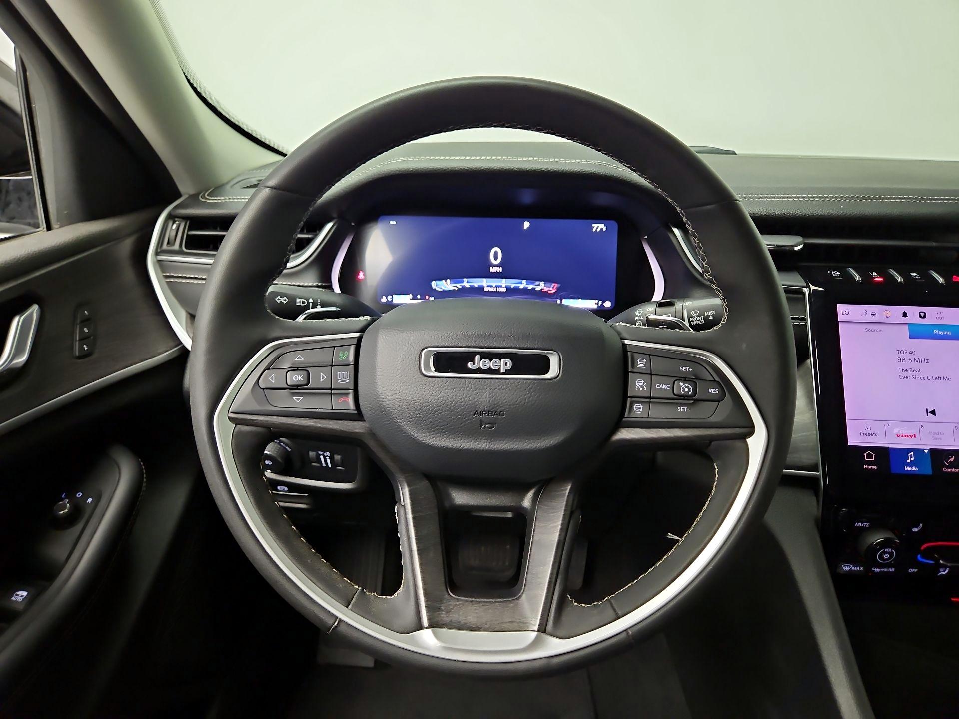 Thumbnail: 2024 Jeep Grand Cherokee - 10