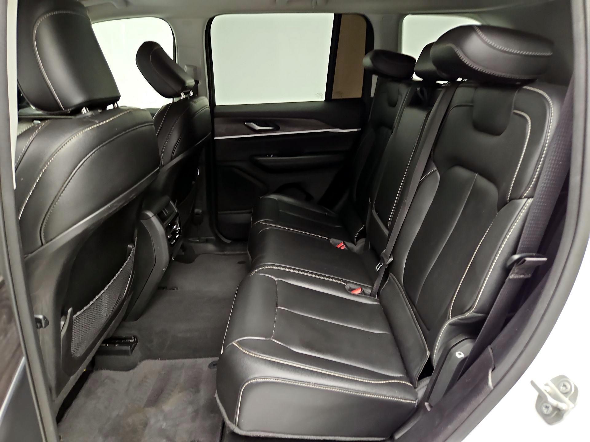 Thumbnail: 2024 Jeep Grand Cherokee - 20