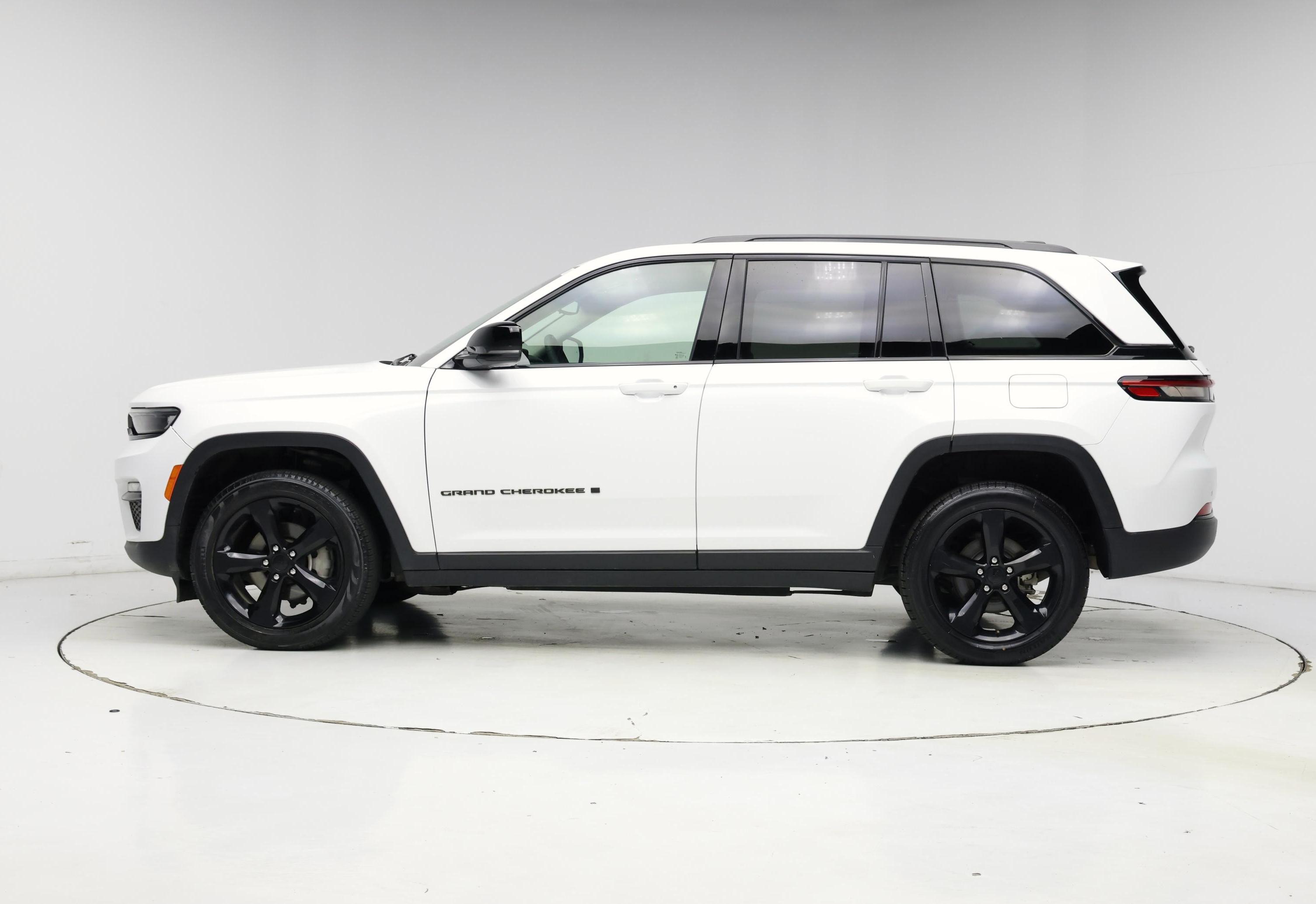 Thumbnail: 2024 Jeep Grand Cherokee - 3