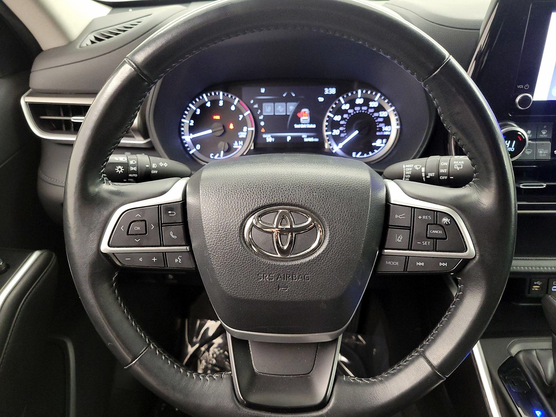 Thumbnail: 2023 Toyota Highlander - 10