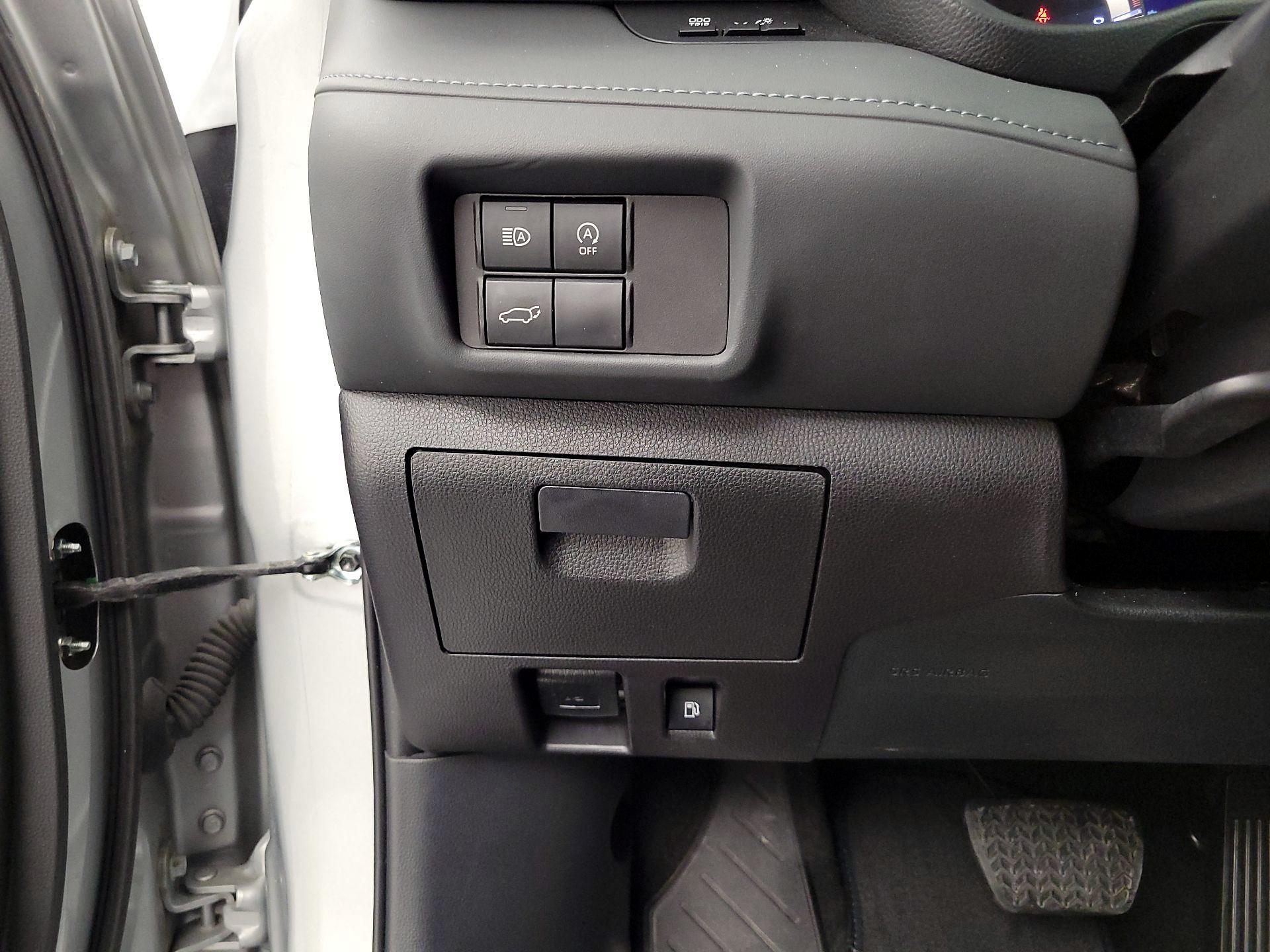 Thumbnail: 2023 Toyota Highlander - 13