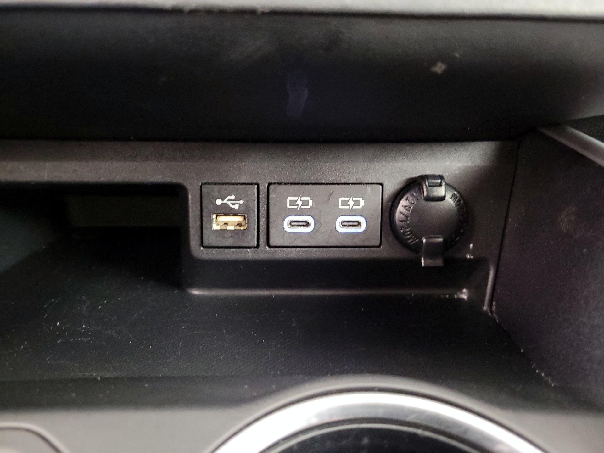 Thumbnail: 2023 Toyota Highlander - 18