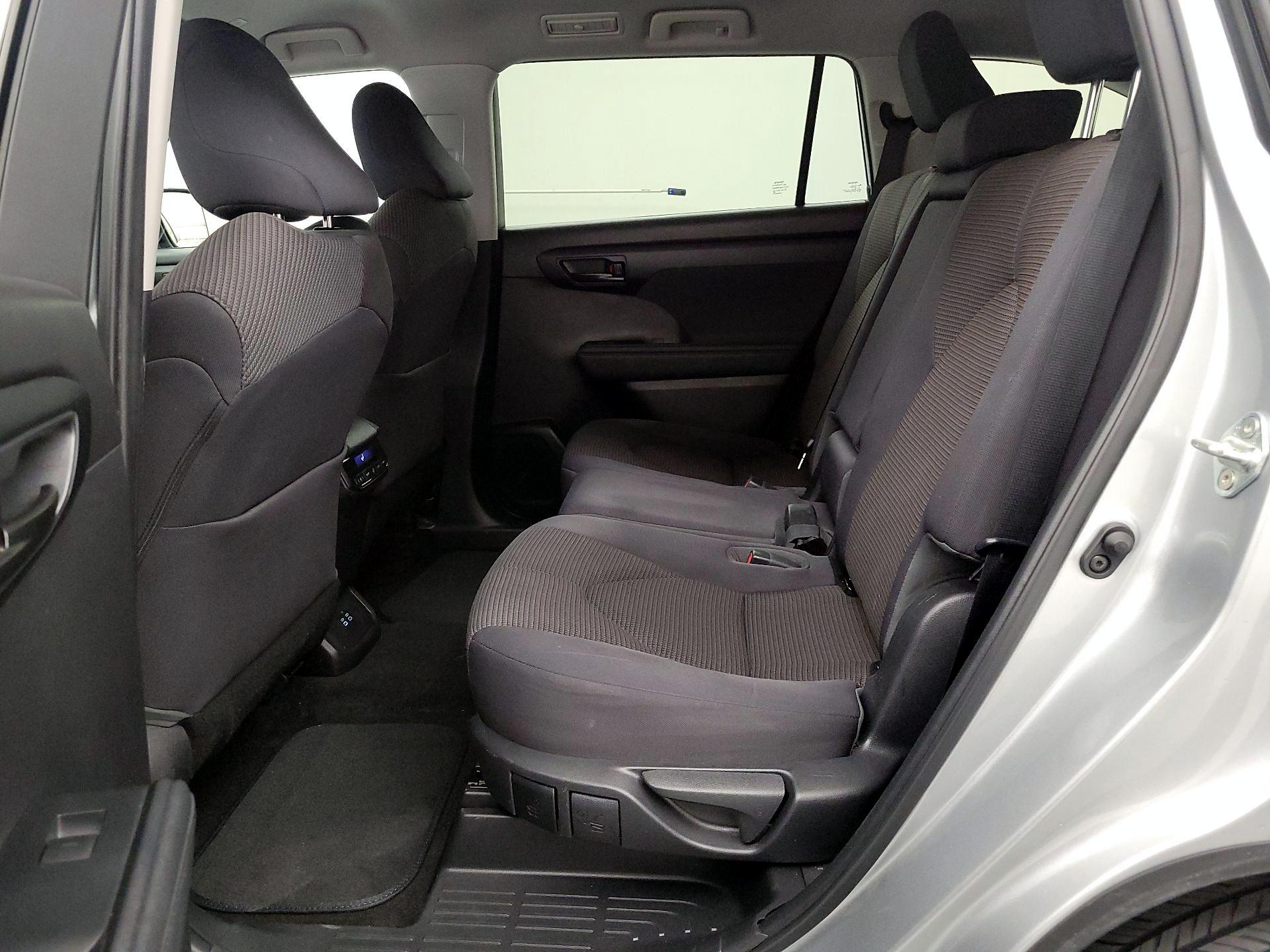 Thumbnail: 2023 Toyota Highlander - 19