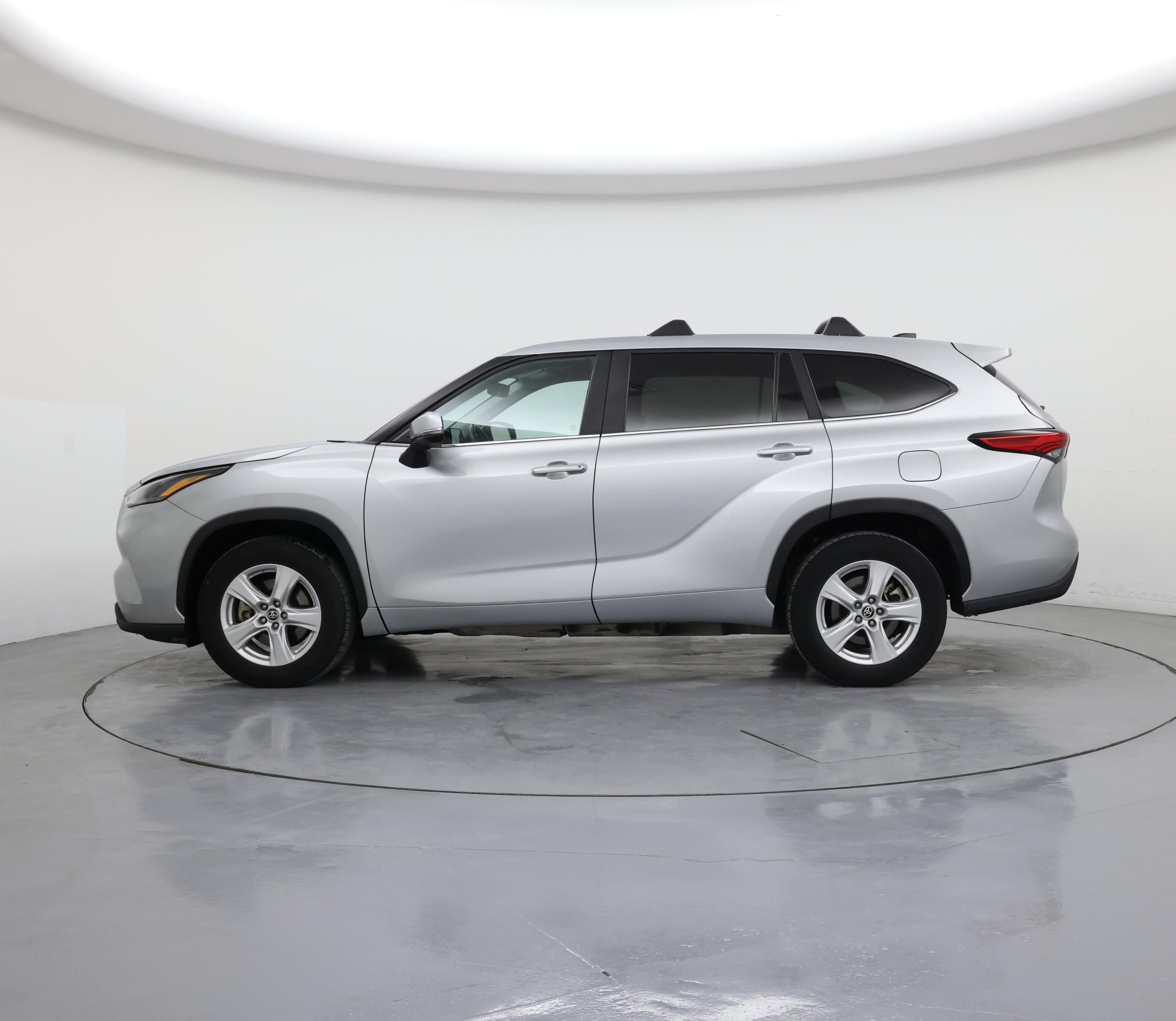 Thumbnail: 2023 Toyota Highlander - 3