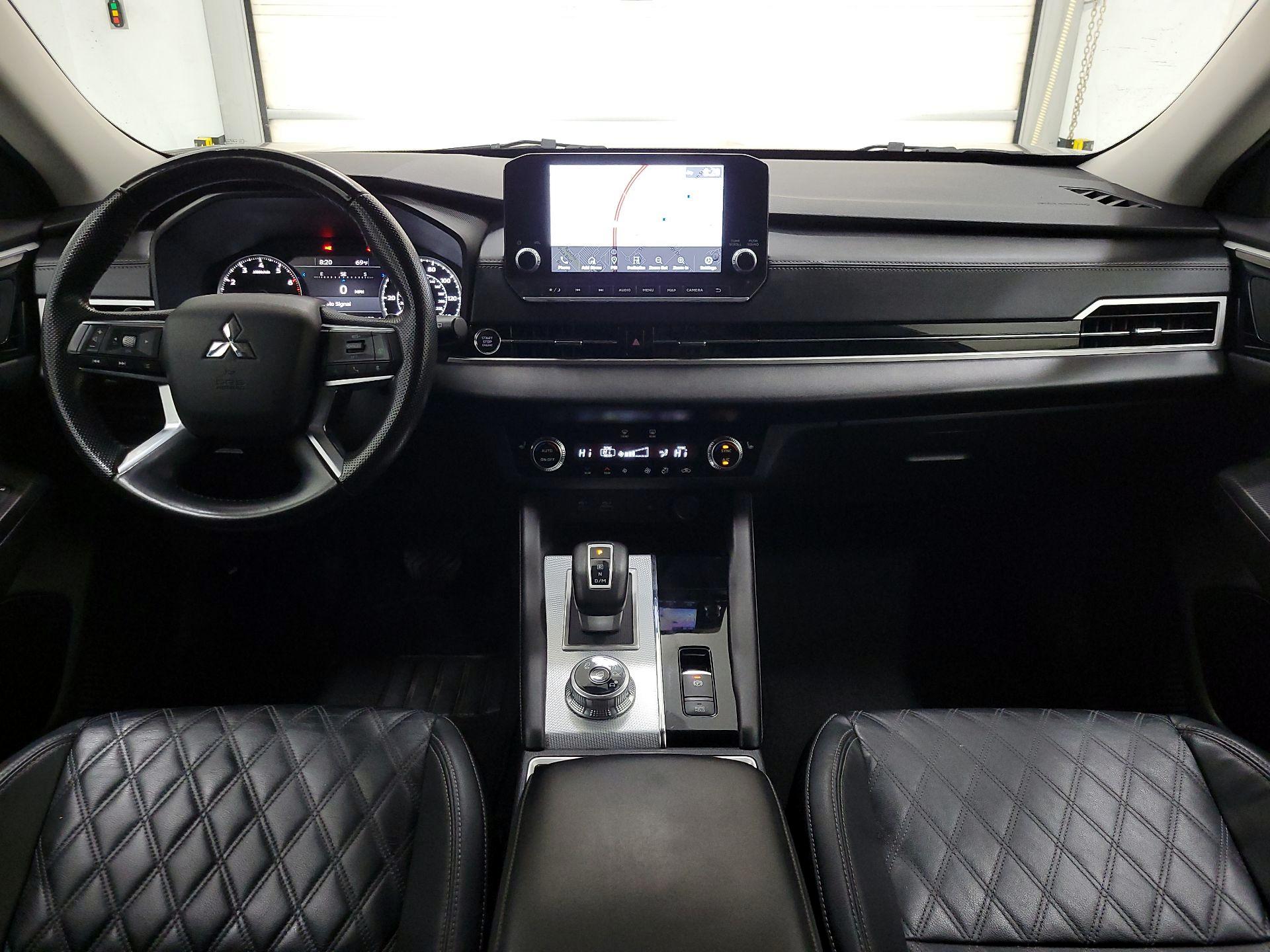 Thumbnail: 2022 Mitsubishi Outlander - 9