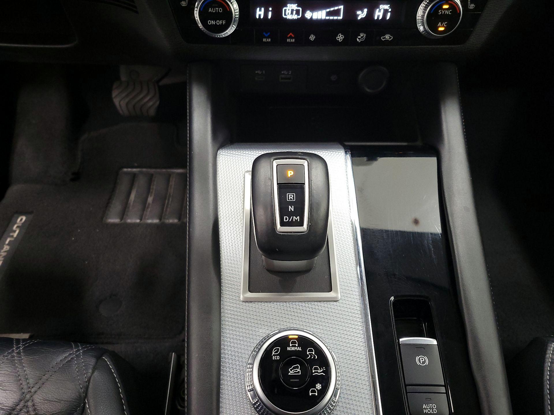 Thumbnail: 2022 Mitsubishi Outlander - 18