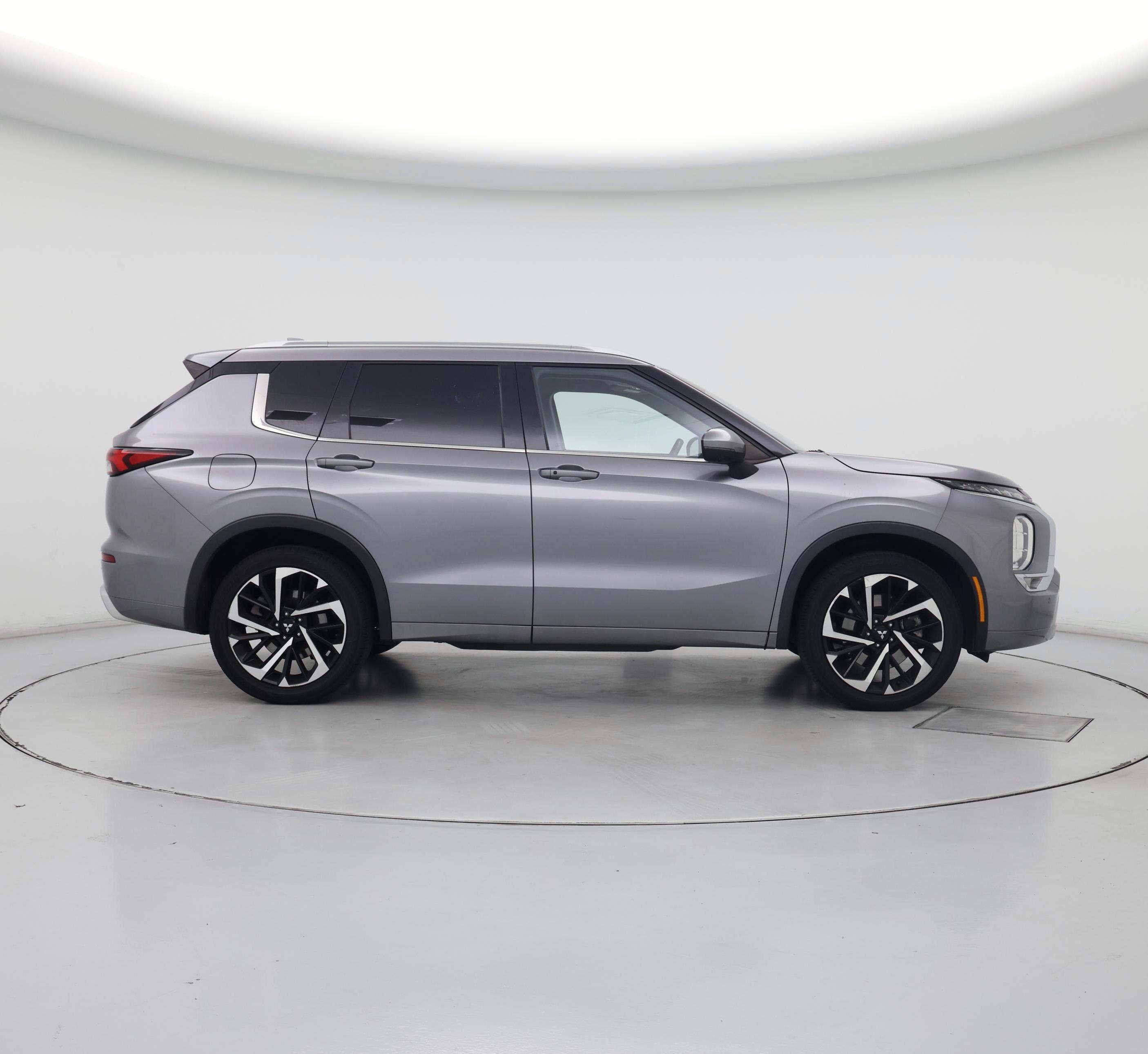 Thumbnail: 2022 Mitsubishi Outlander - 7