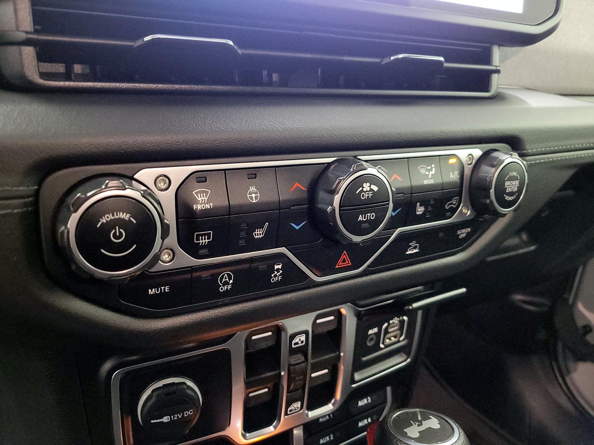 Thumbnail: 2024 Jeep Wrangler - 16