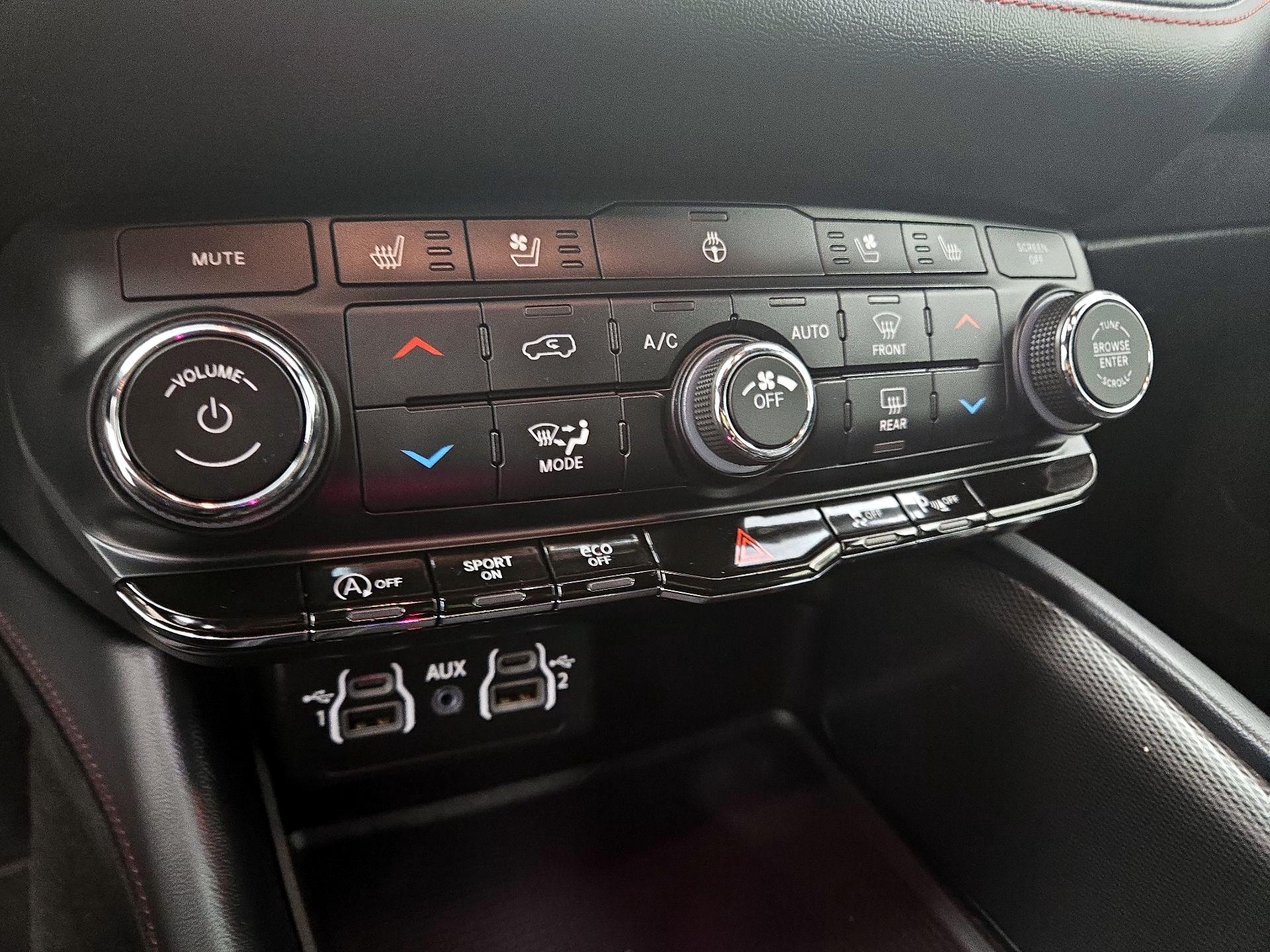 Thumbnail: 2024 Dodge Durango - 16