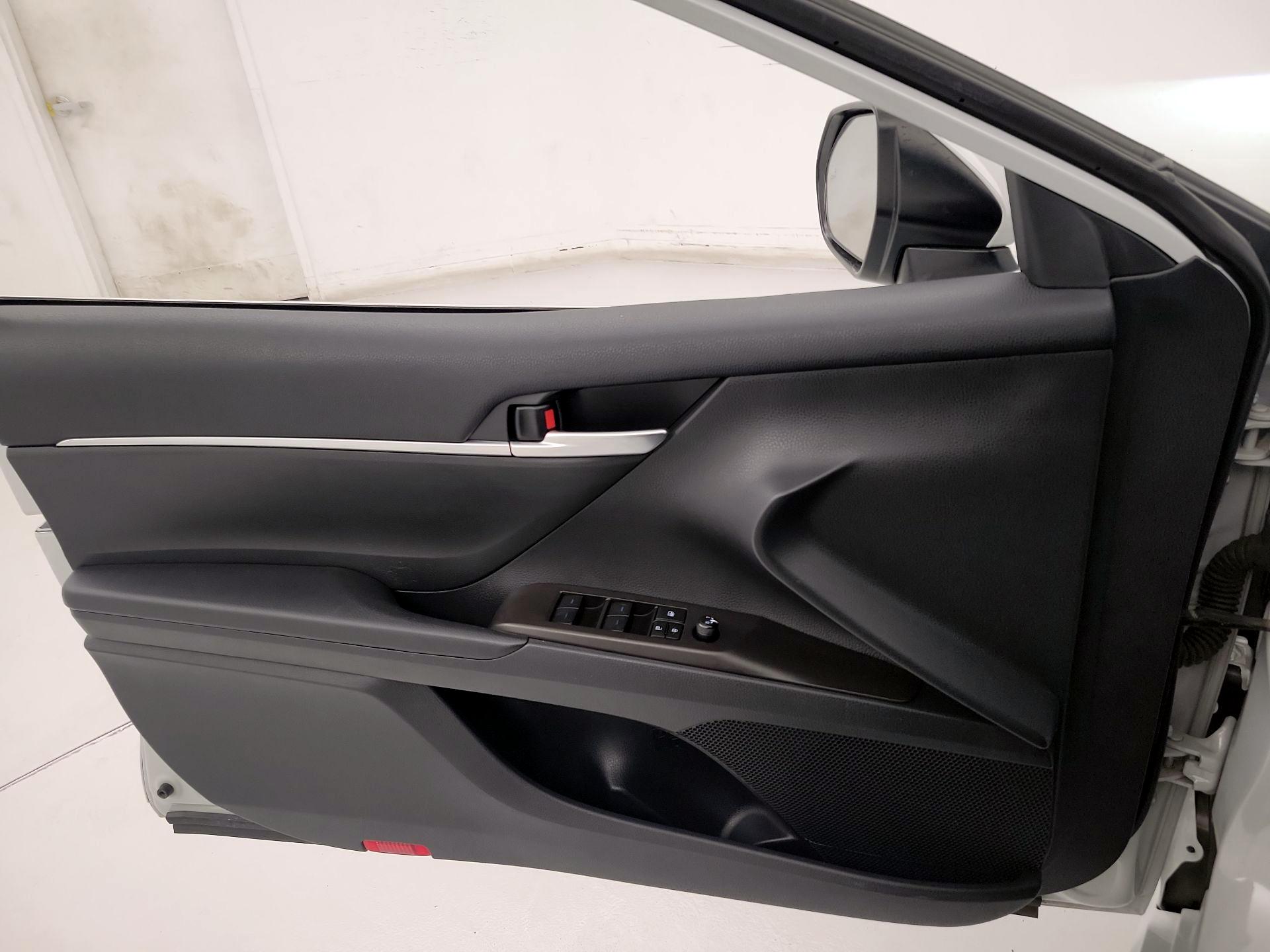 Thumbnail: 2022 Toyota Camry - 12