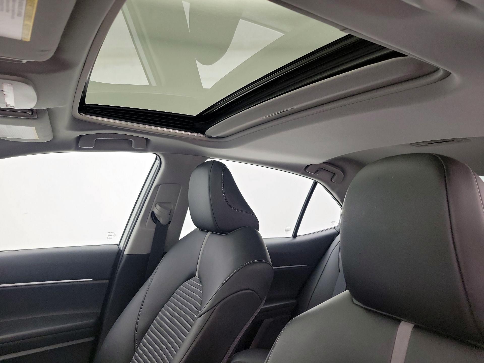 Thumbnail: 2022 Toyota Camry - 20