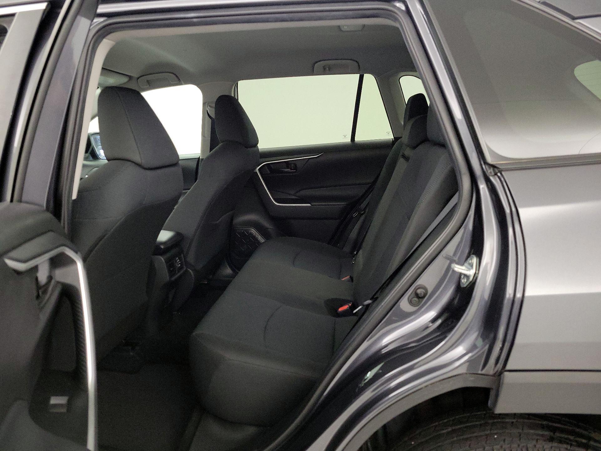 Thumbnail: 2022 Toyota RAV4 - 18