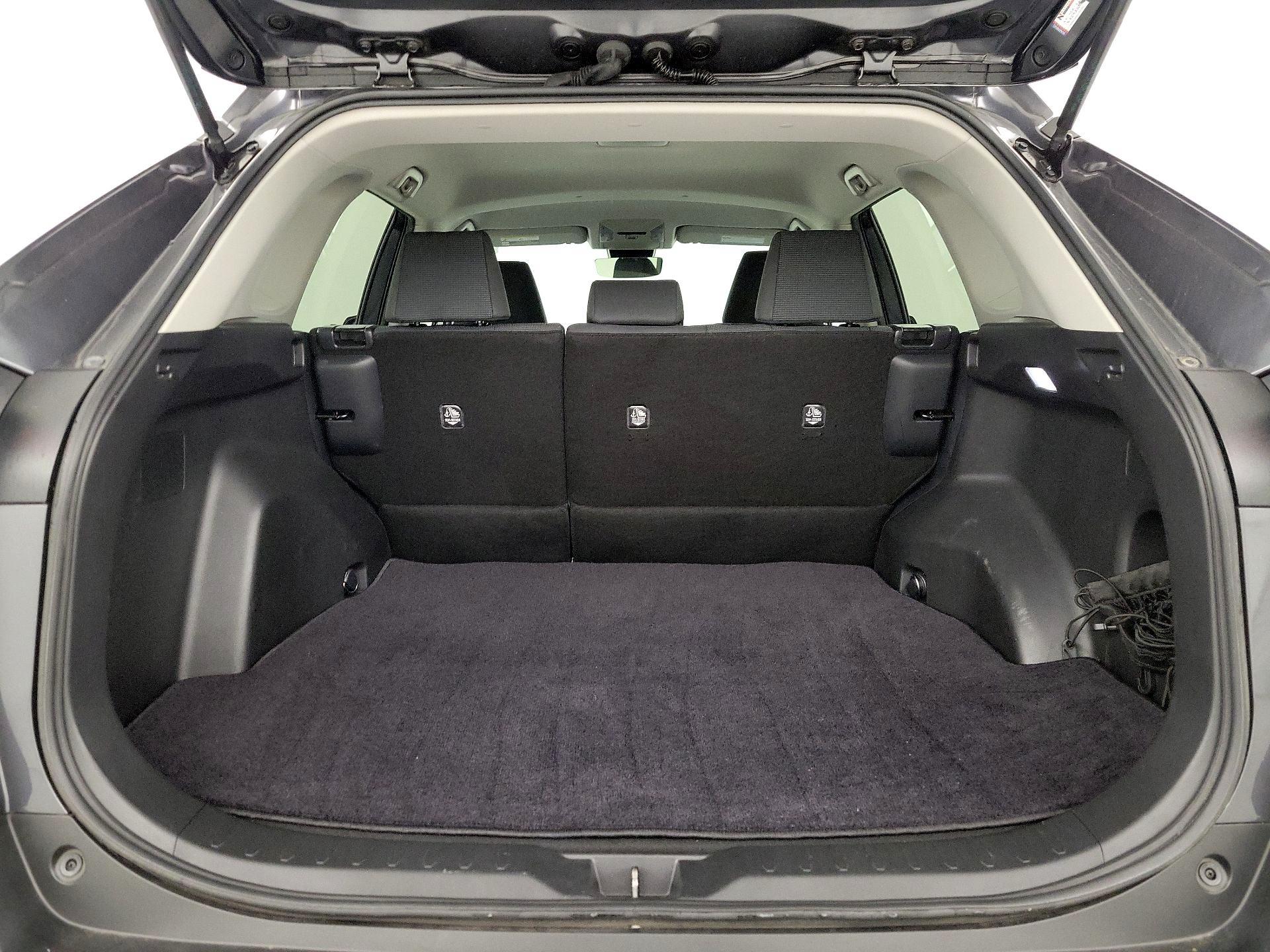 Thumbnail: 2022 Toyota RAV4 - 19