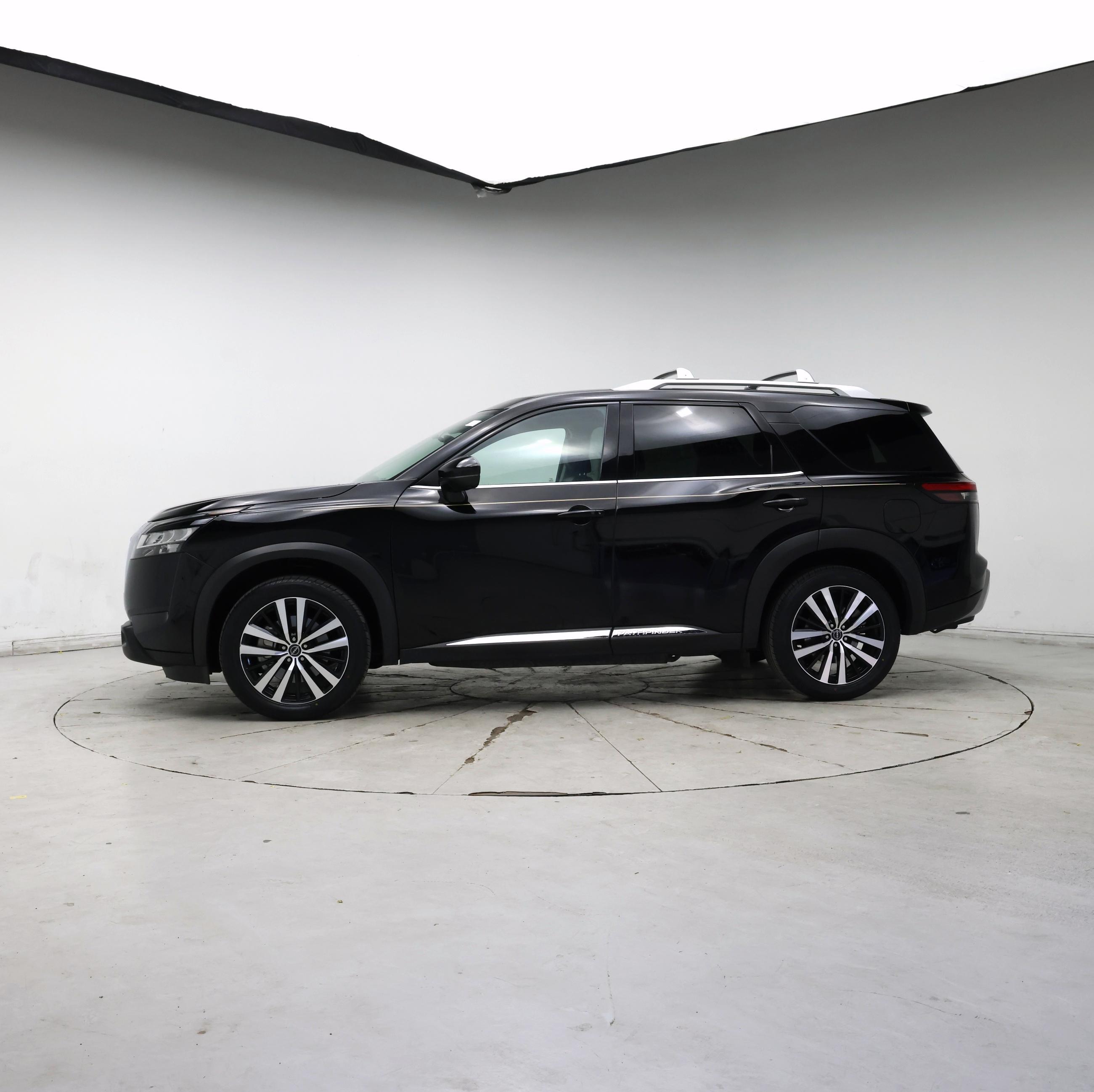 Thumbnail: 2023 Nissan Pathfinder - 3