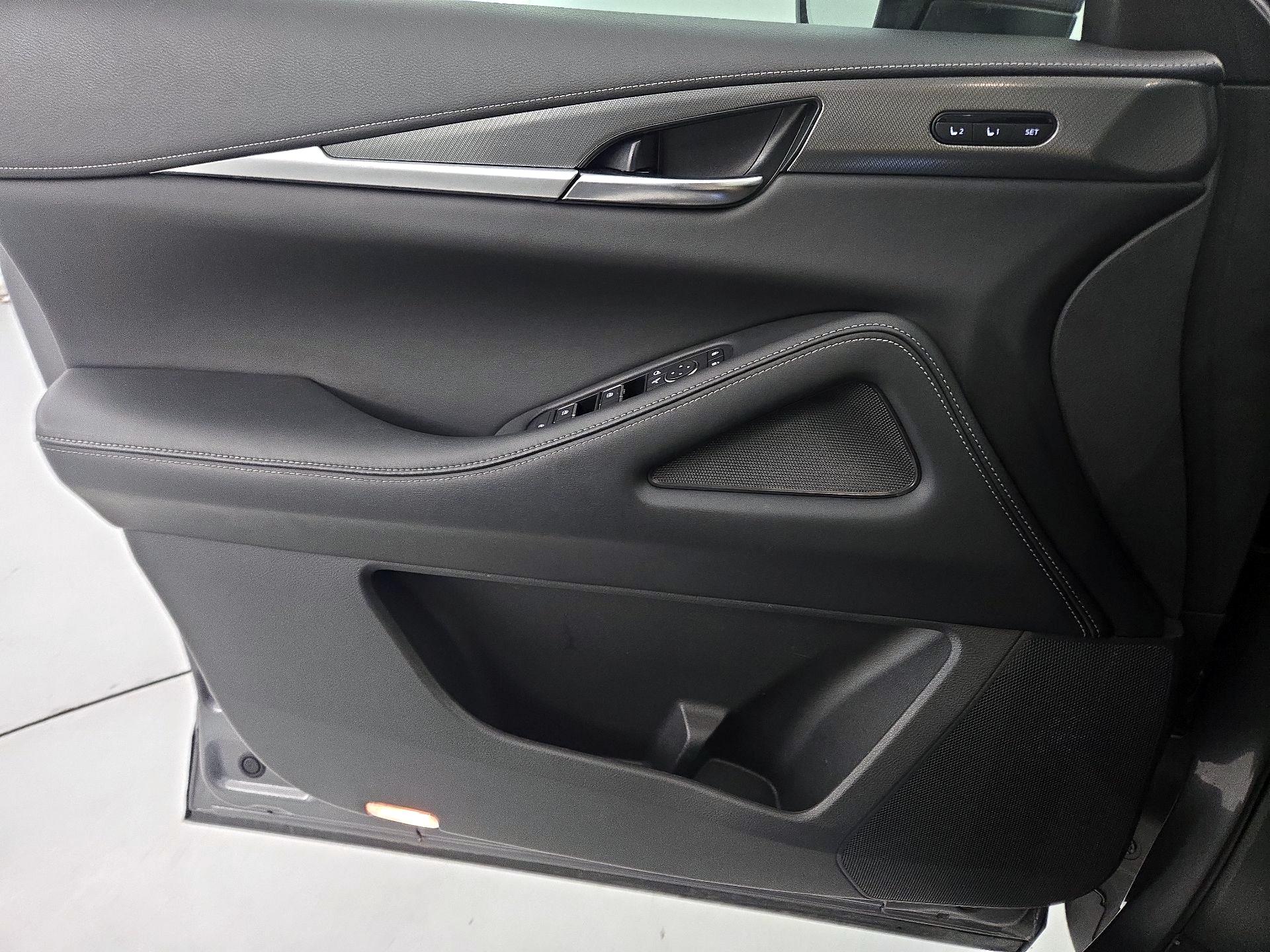 Thumbnail: 2023 INFINITI QX60 - 12