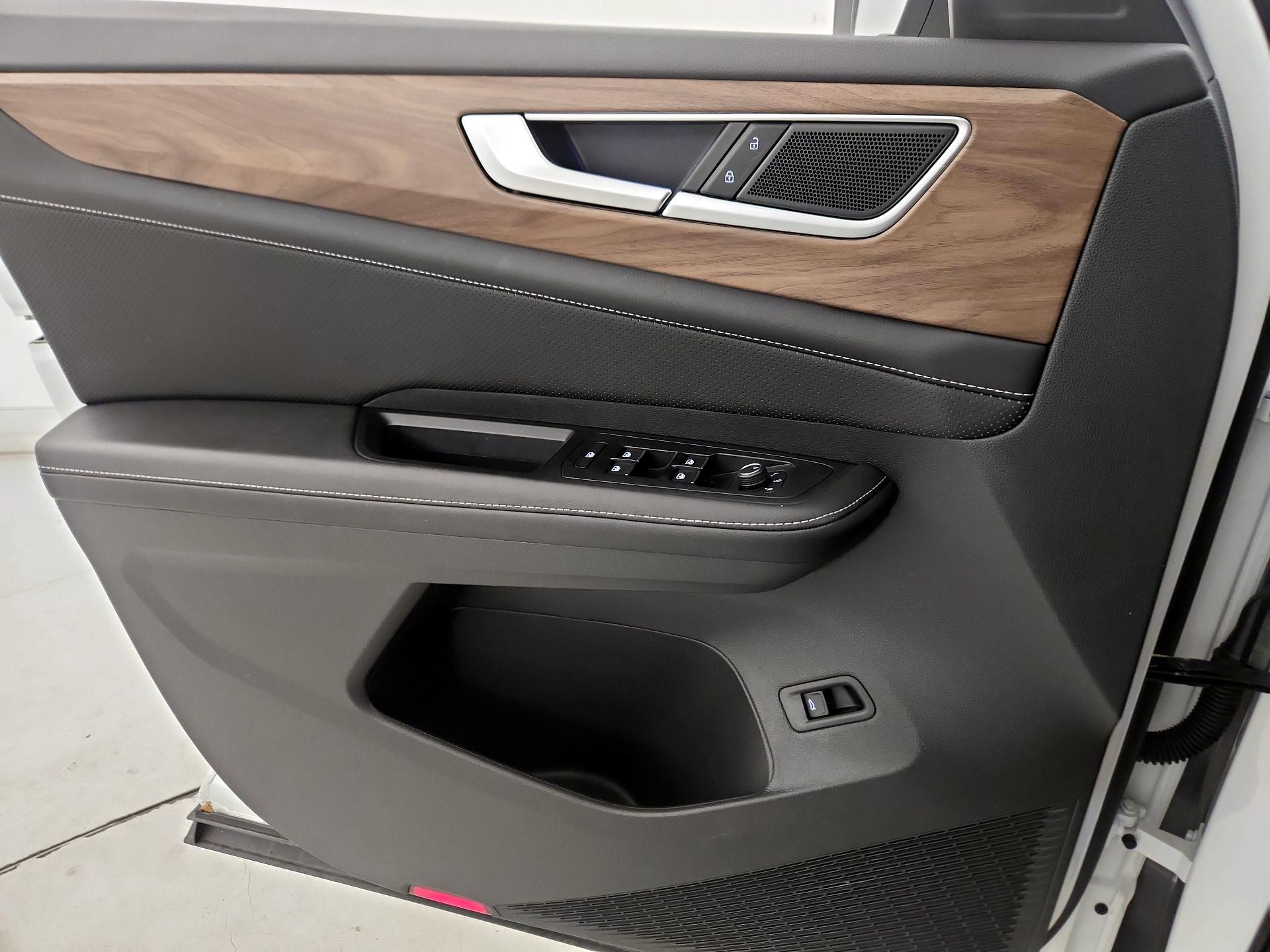 Thumbnail: 2024 Volkswagen Atlas - 12