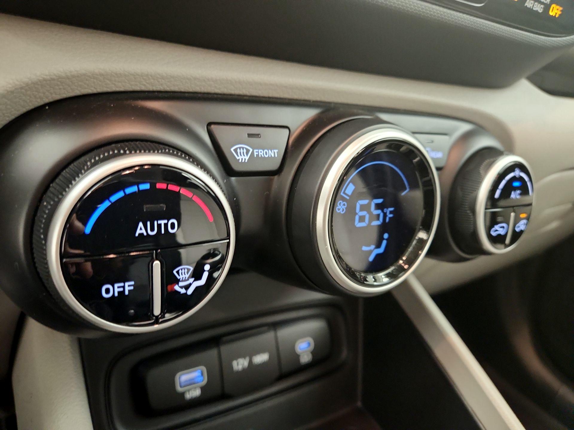 Thumbnail: 2024 Hyundai Venue - 16