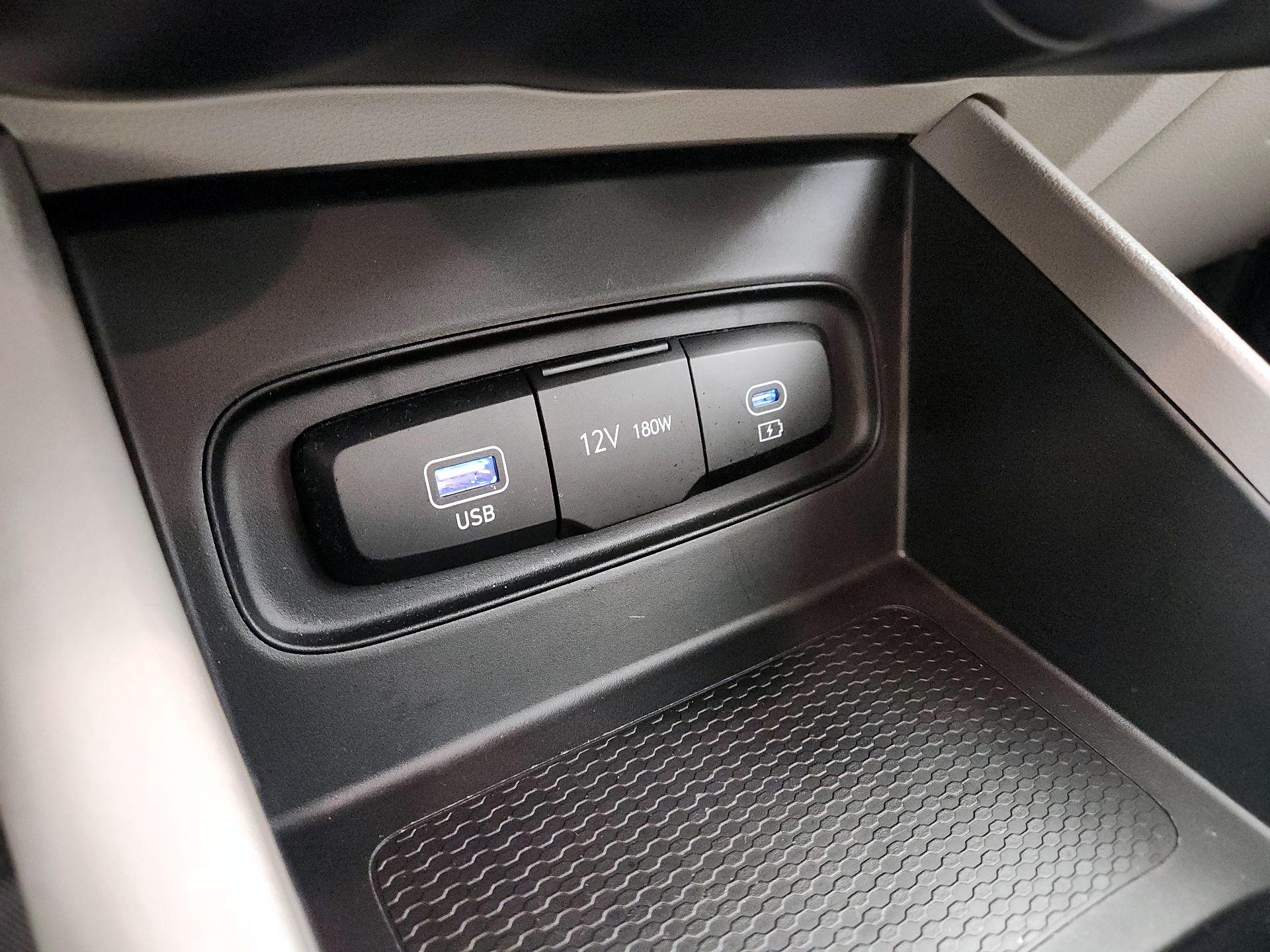 Thumbnail: 2024 Hyundai Venue - 18