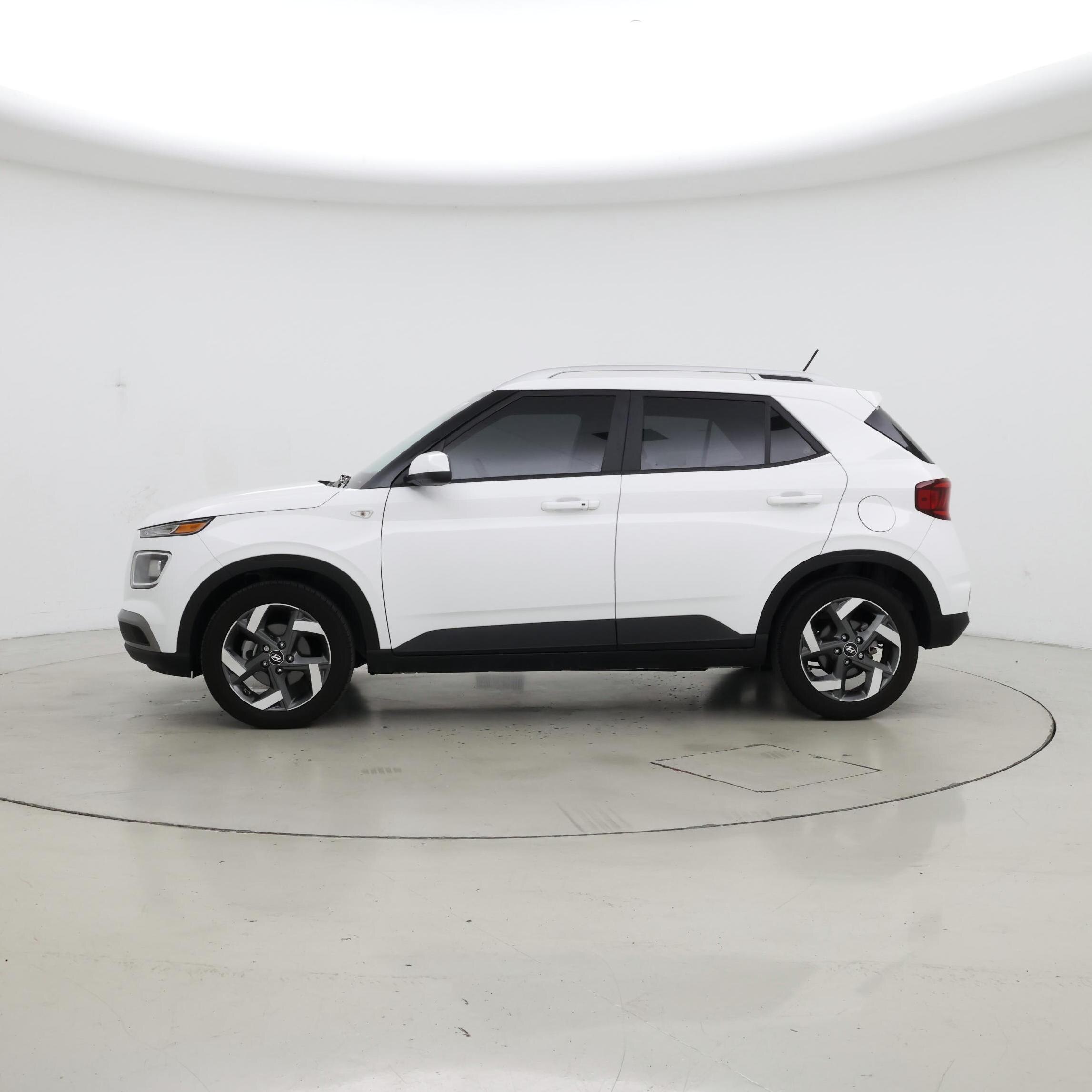 Thumbnail: 2024 Hyundai Venue - 3