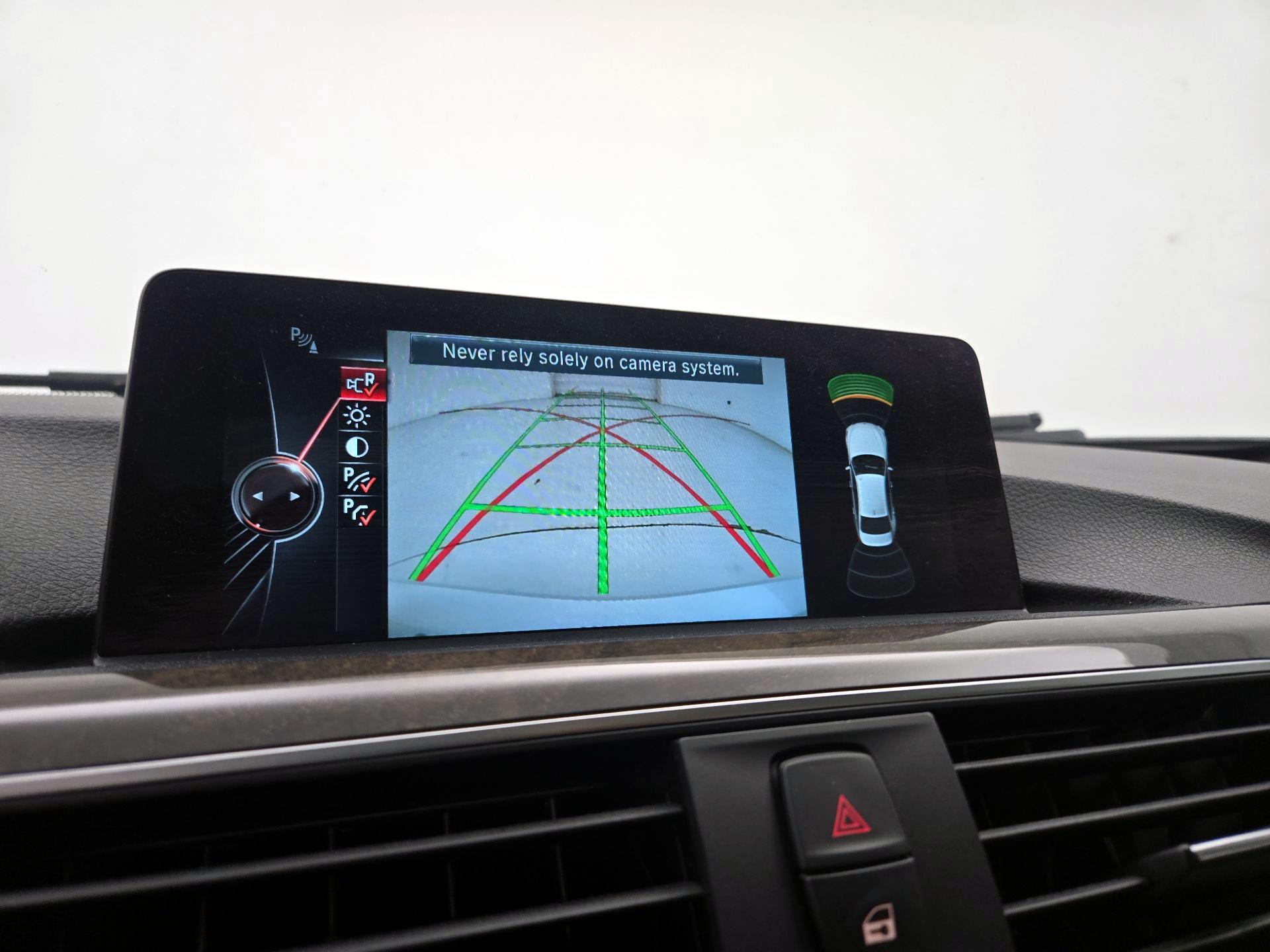 Thumbnail: 2016 BMW 3 Series - 15