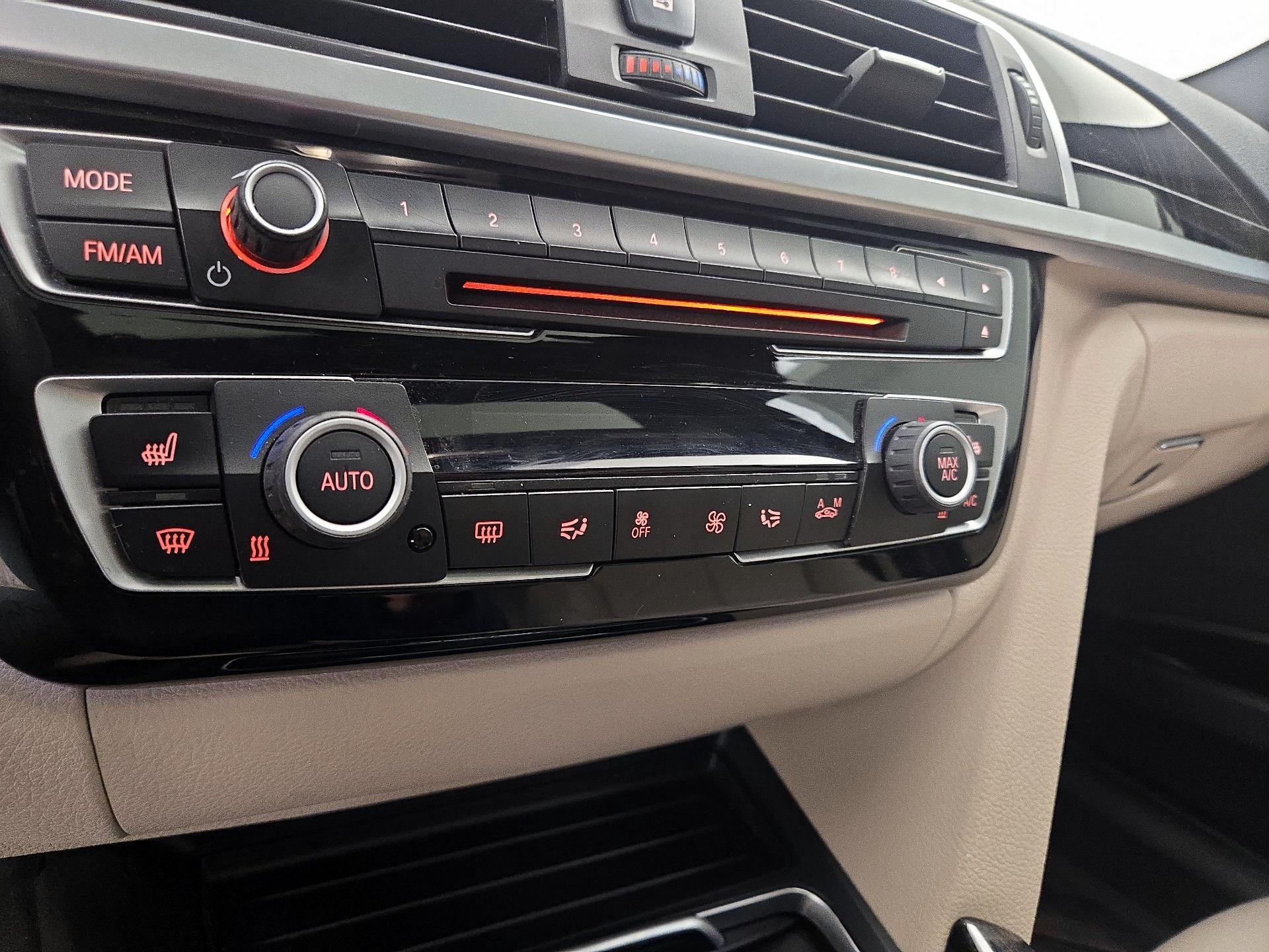 Thumbnail: 2016 BMW 3 Series - 17