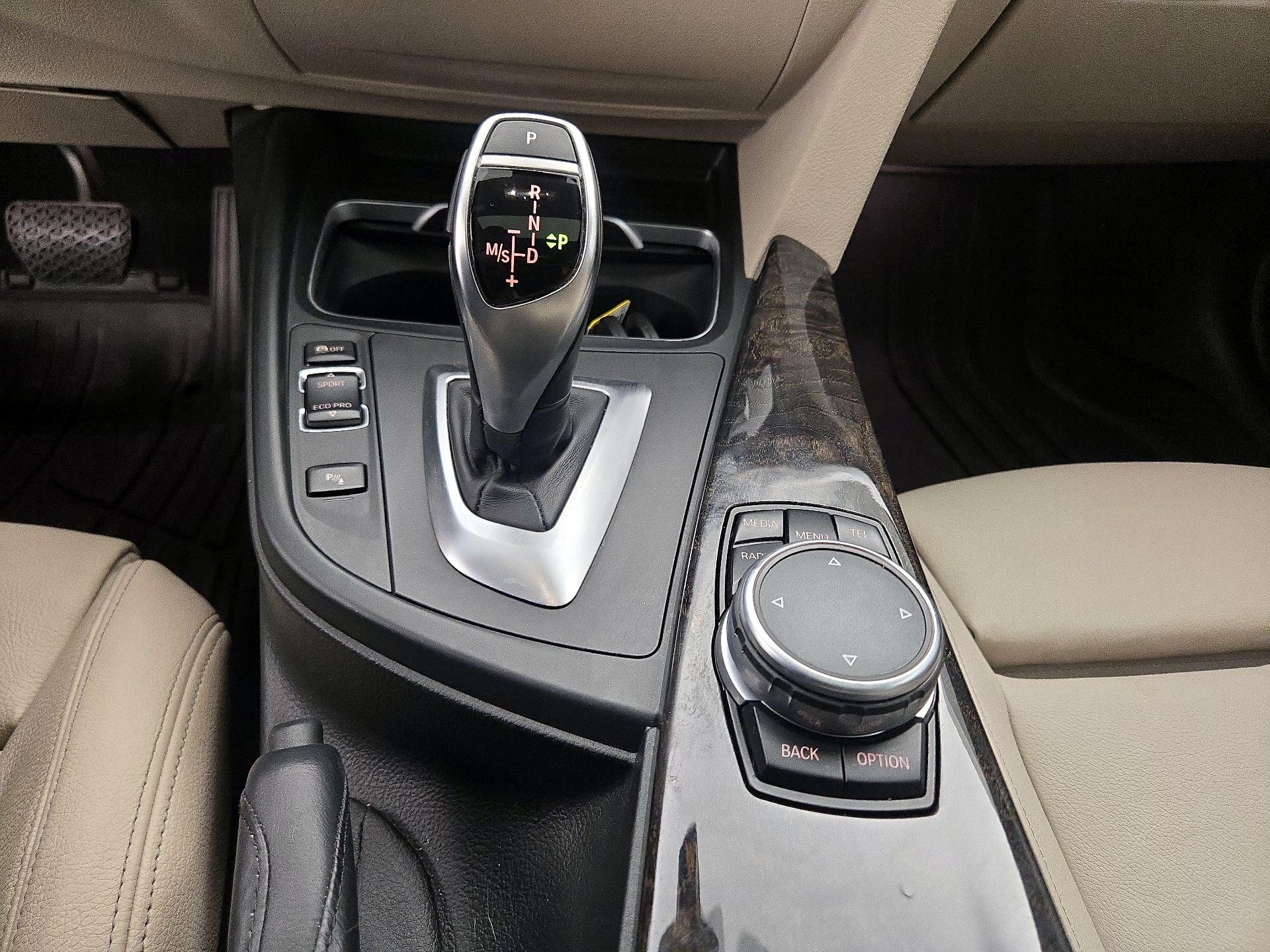 Thumbnail: 2016 BMW 3 Series - 18