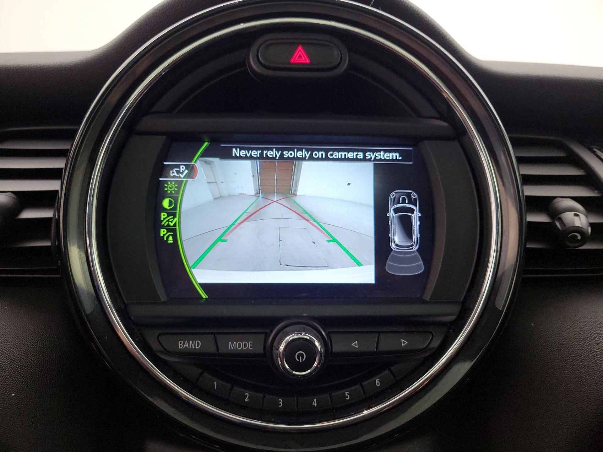 Thumbnail: 2018 MINI Cooper Hardtop - 14