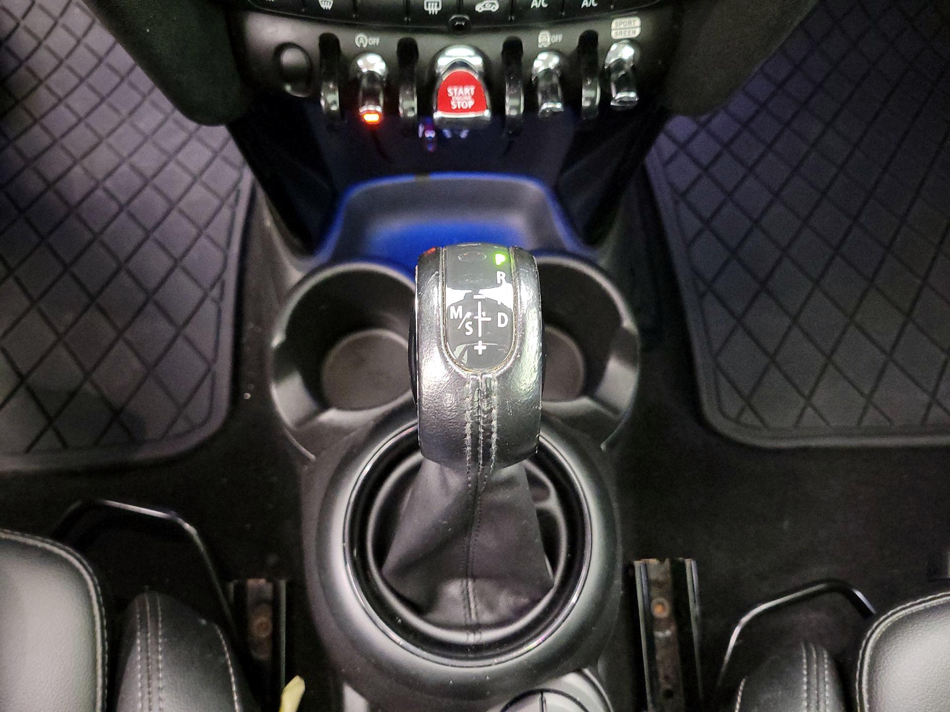 Thumbnail: 2018 MINI Cooper Hardtop - 17