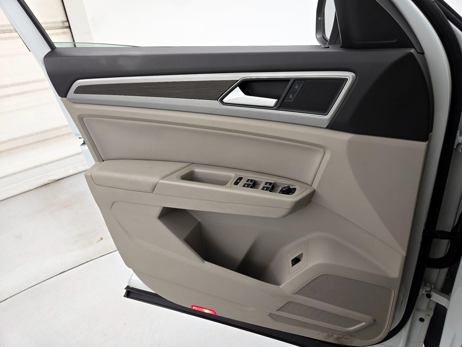 Thumbnail: 2018 Volkswagen Atlas - 12