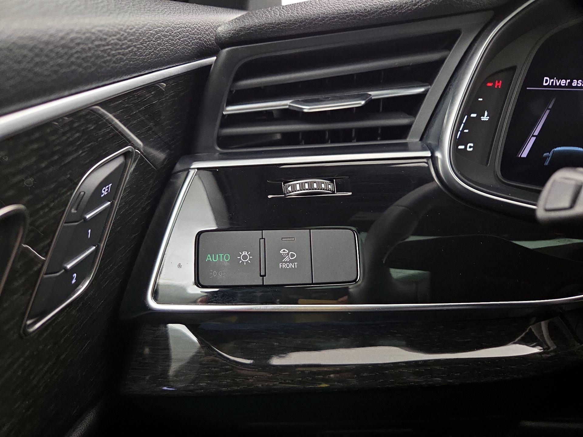 Thumbnail: 2023 Audi Q7 - 13