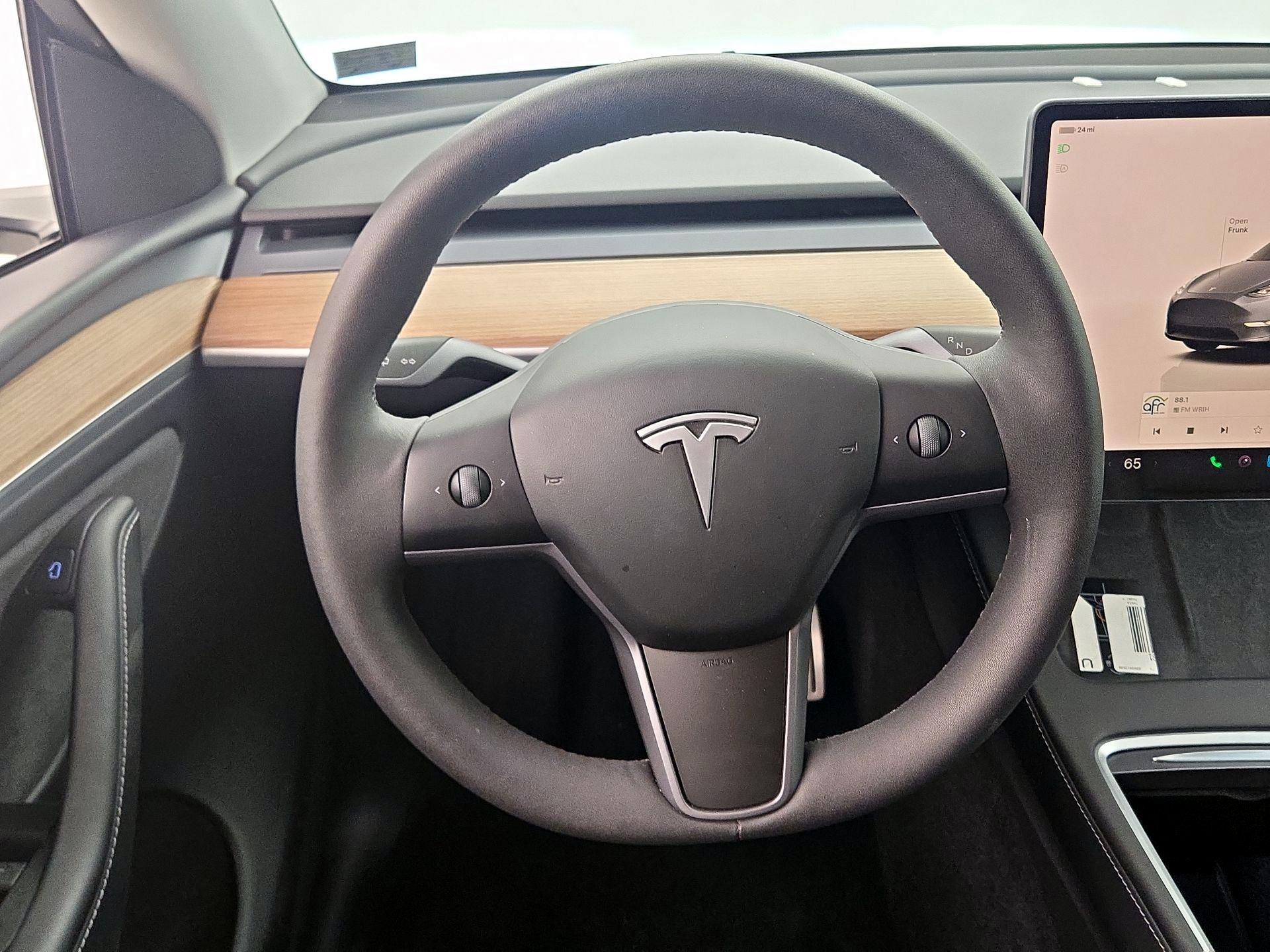 Thumbnail: 2024 Tesla Model Y - 10