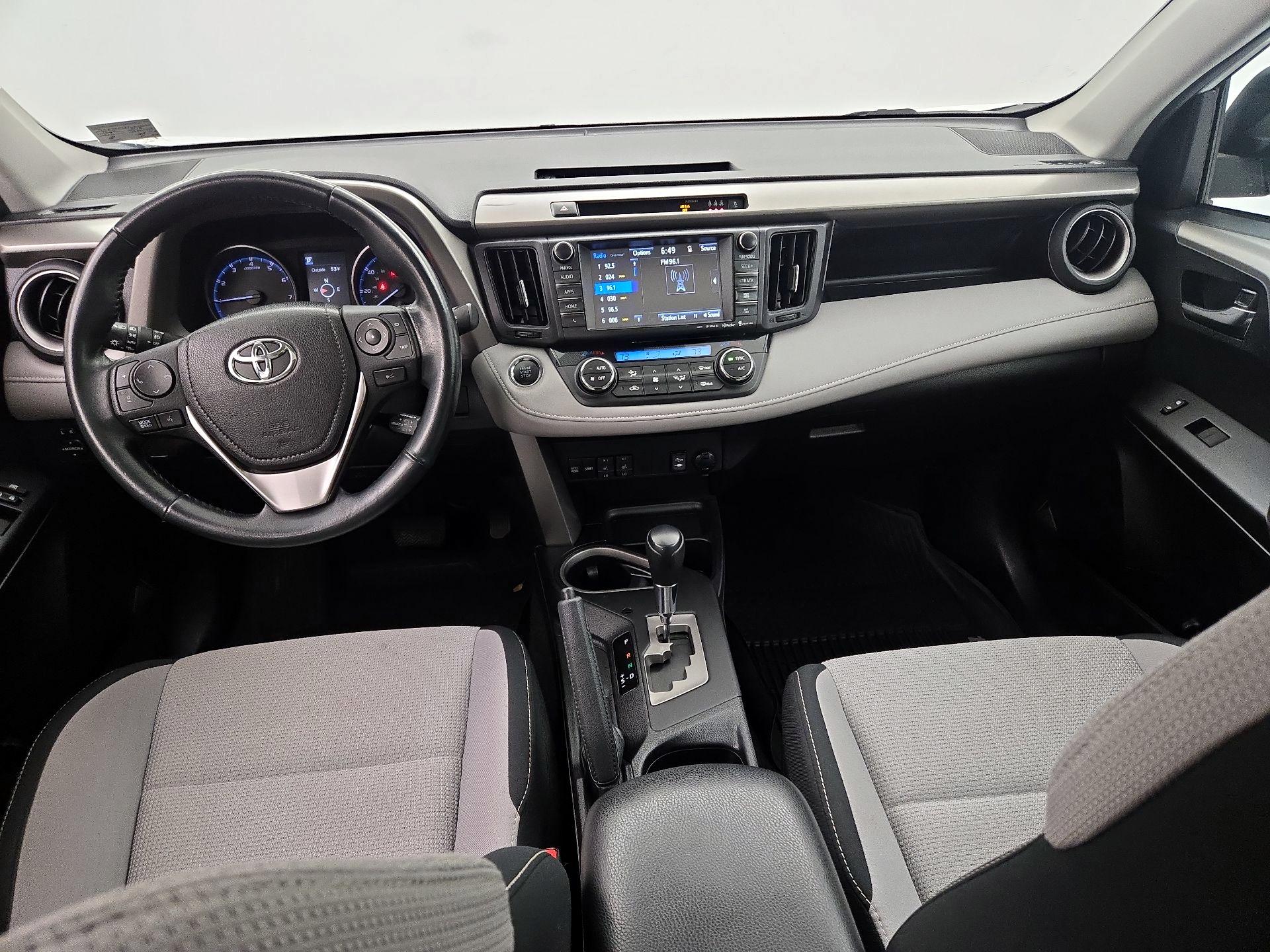 Thumbnail: 2018 Toyota RAV4 - 9