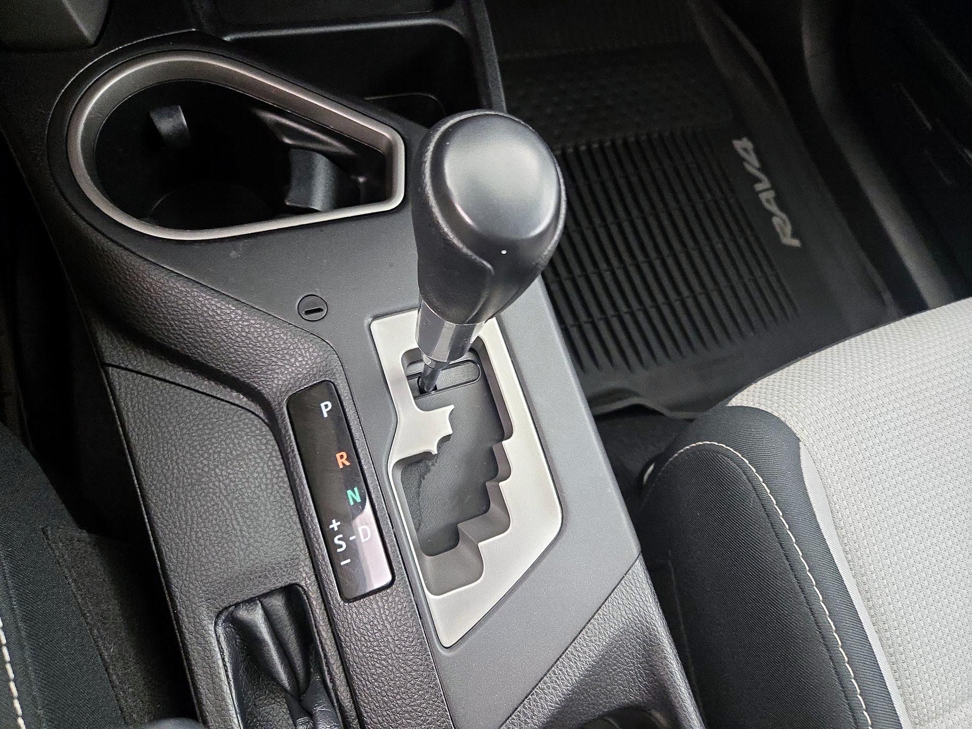 Thumbnail: 2018 Toyota RAV4 - 18