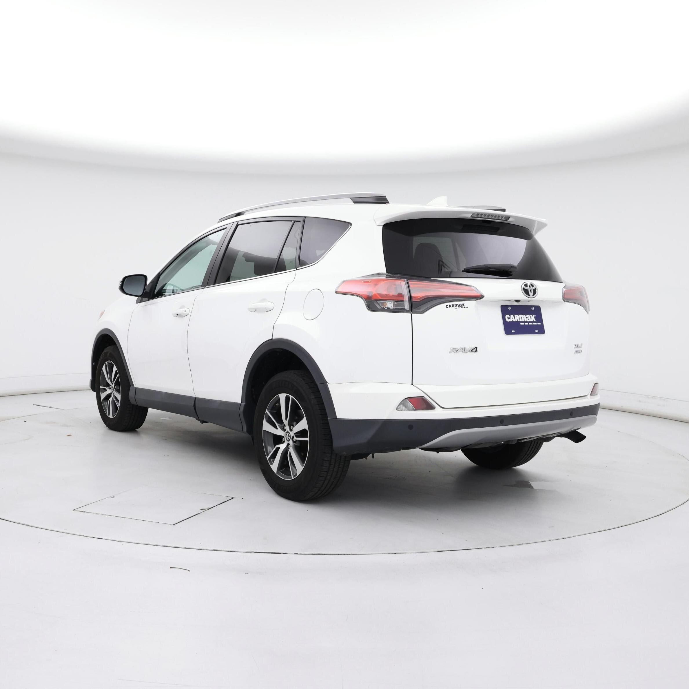 Thumbnail: 2018 Toyota RAV4 - 2
