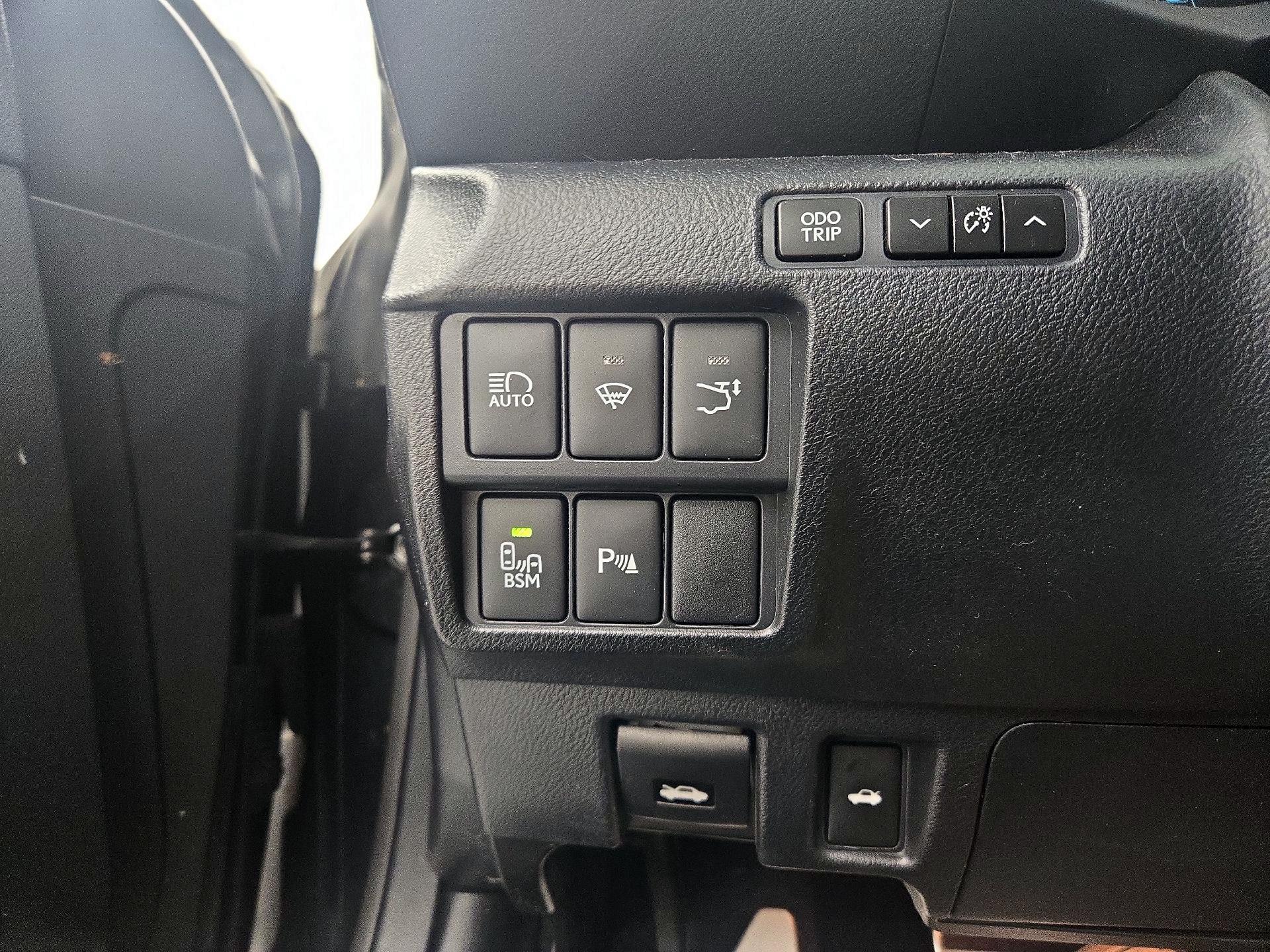 Thumbnail: 2019 Lexus RC - 13