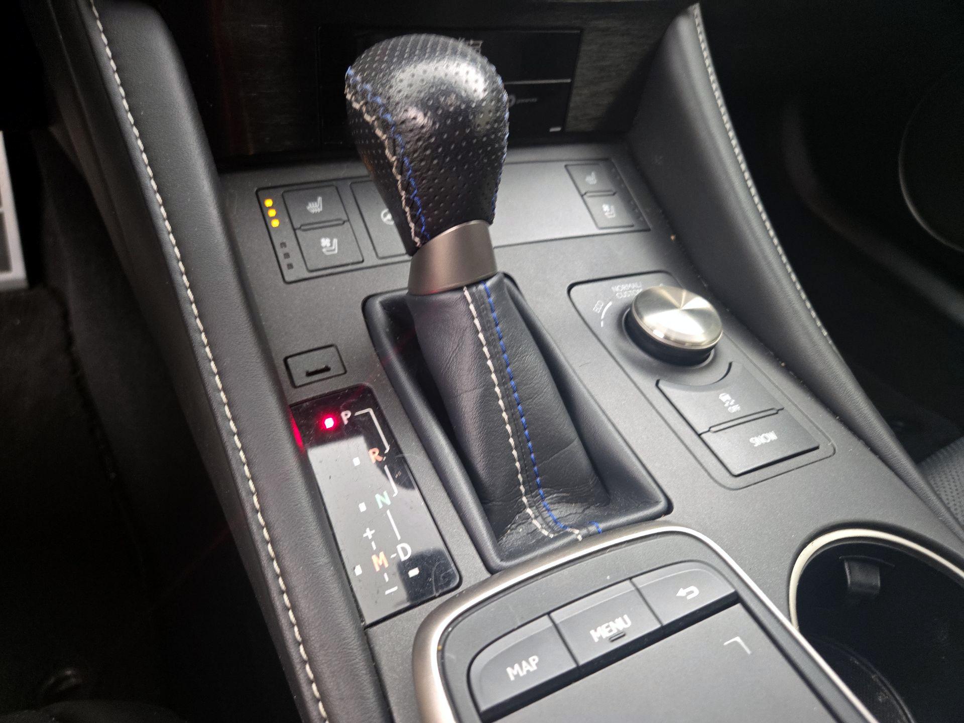 Thumbnail: 2019 Lexus RC - 17