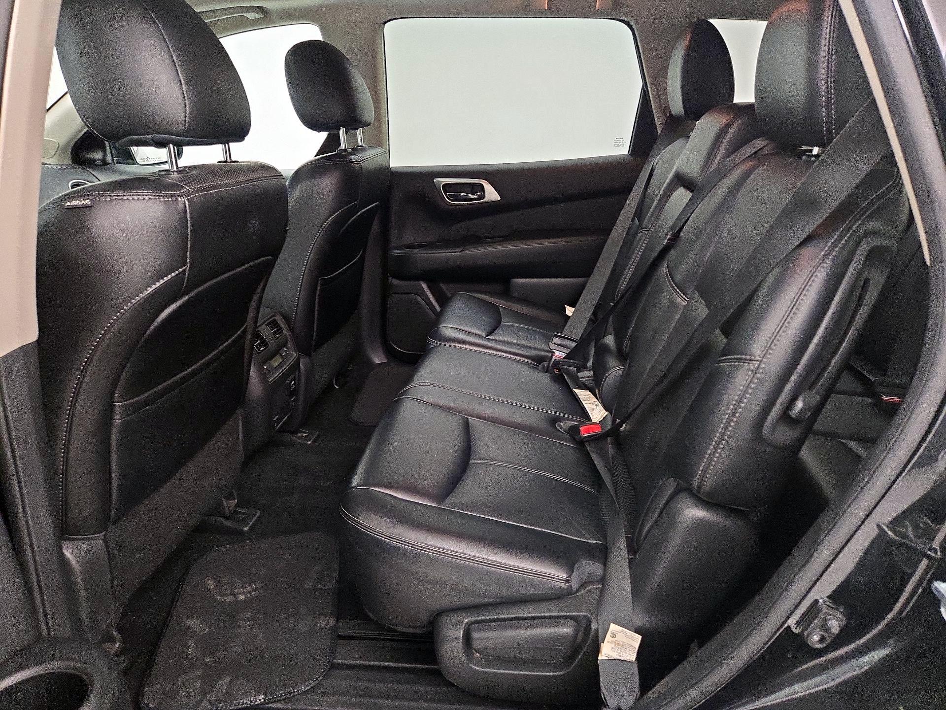 Thumbnail: 2015 Nissan Pathfinder - 20