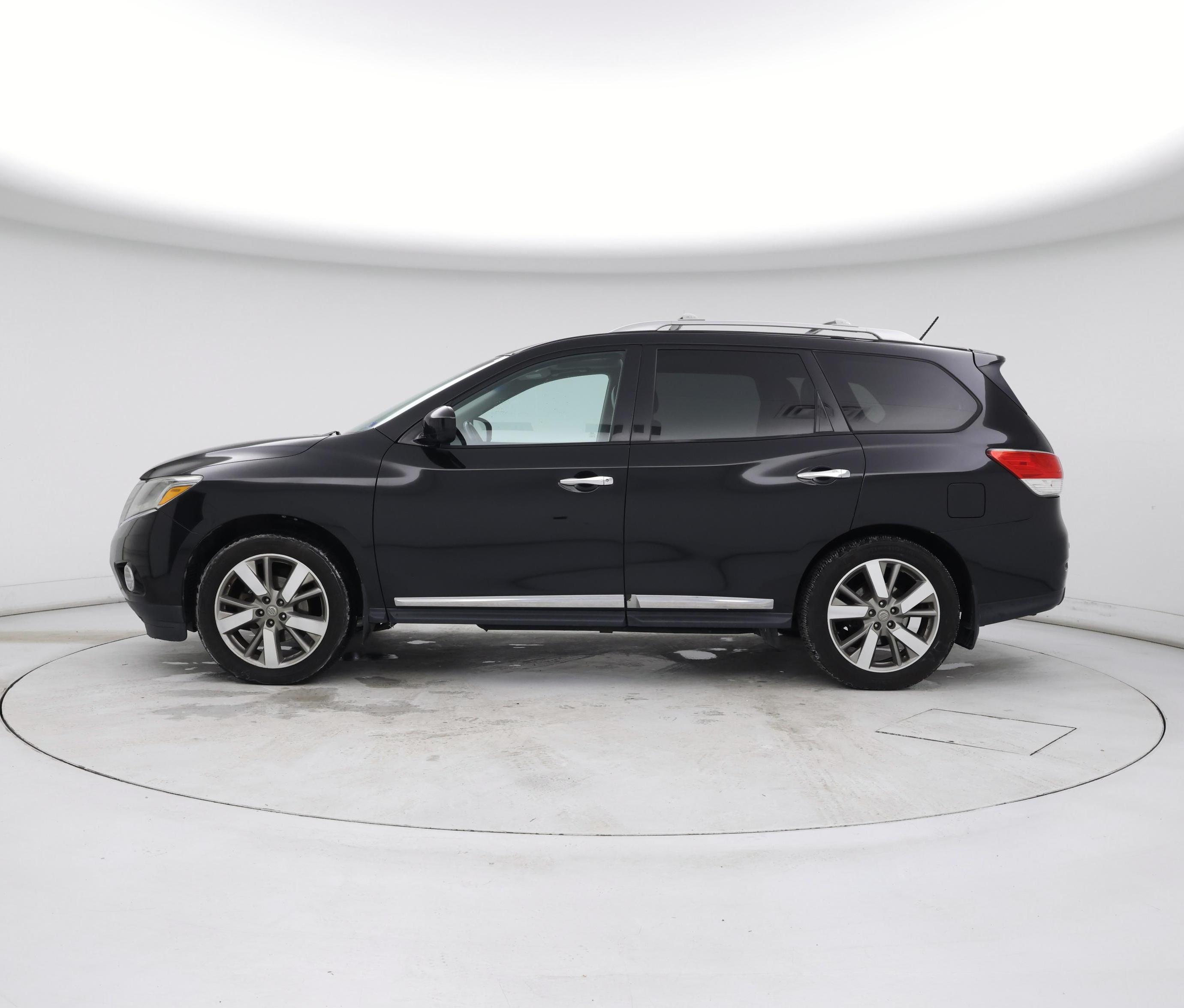 Thumbnail: 2015 Nissan Pathfinder - 3