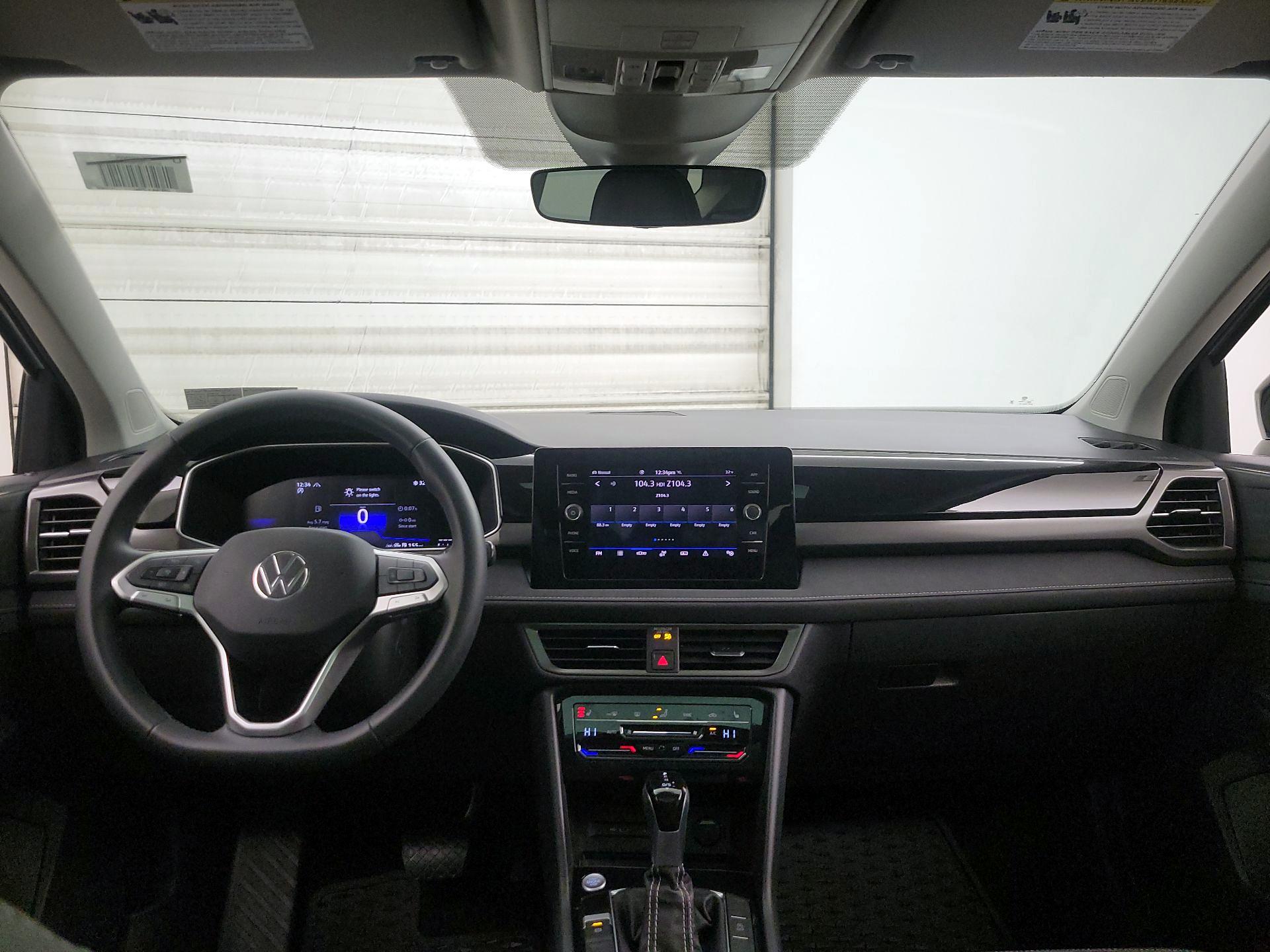 Thumbnail: 2025 Volkswagen Taos - 9