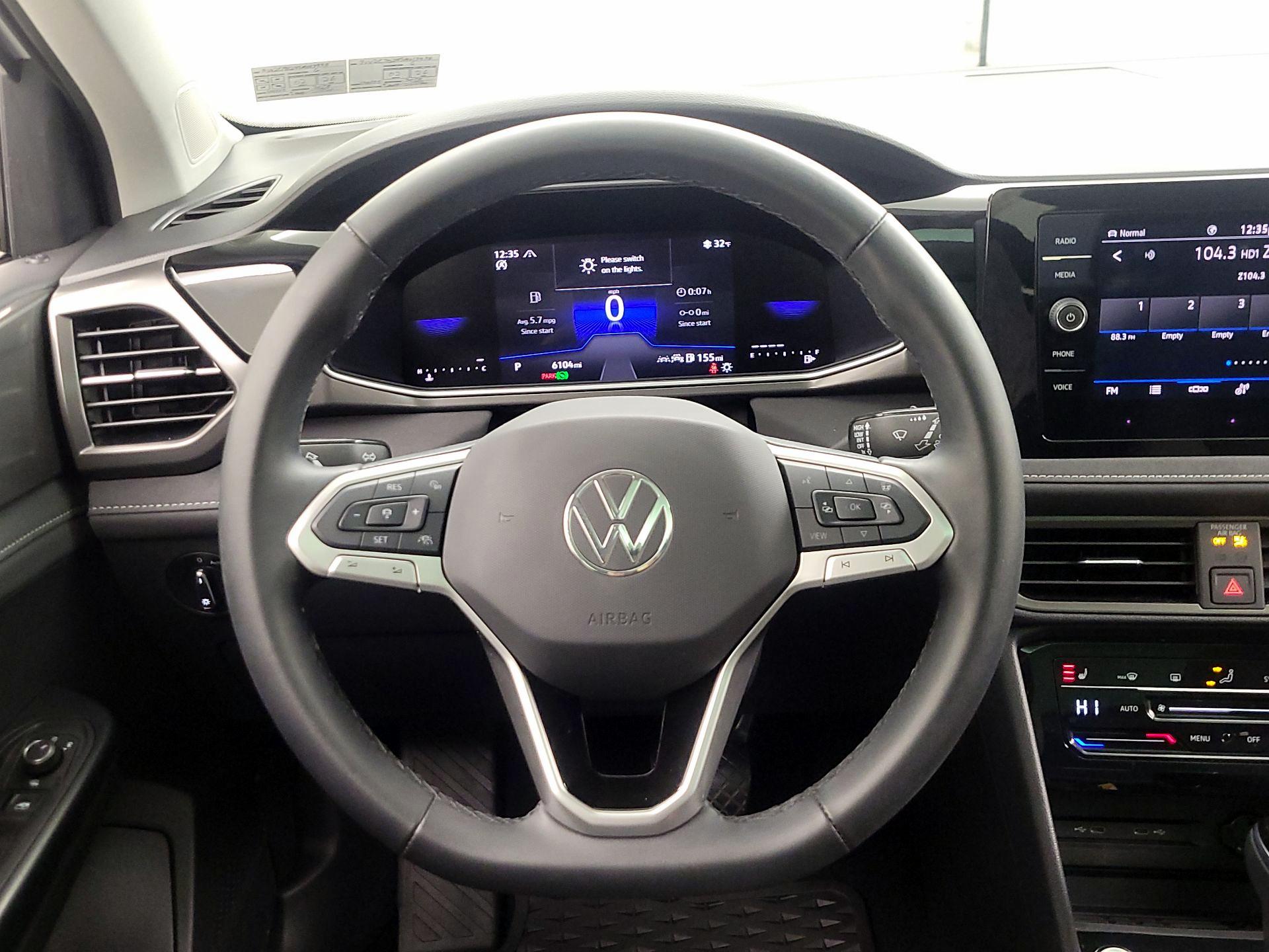 Thumbnail: 2025 Volkswagen Taos - 10