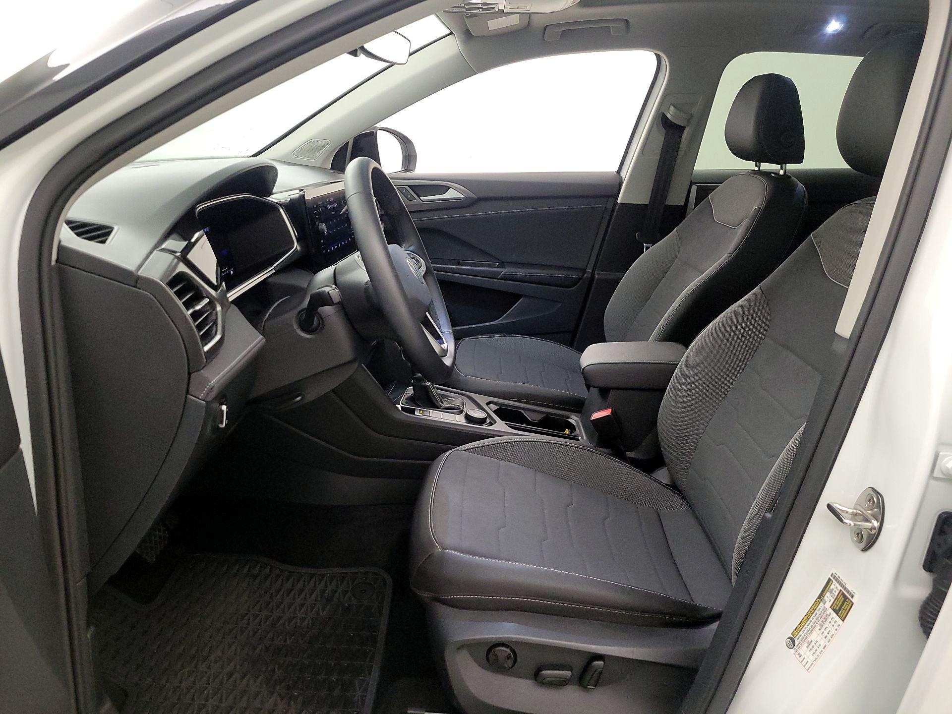 Thumbnail: 2025 Volkswagen Taos - 11