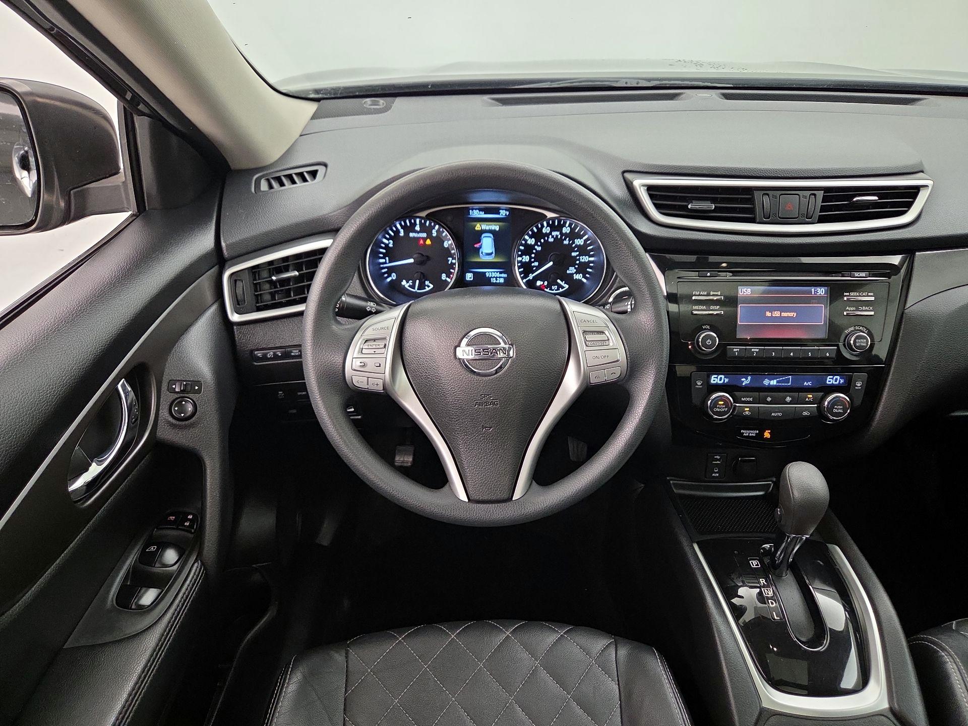 Thumbnail: 2015 Nissan Rogue - 10