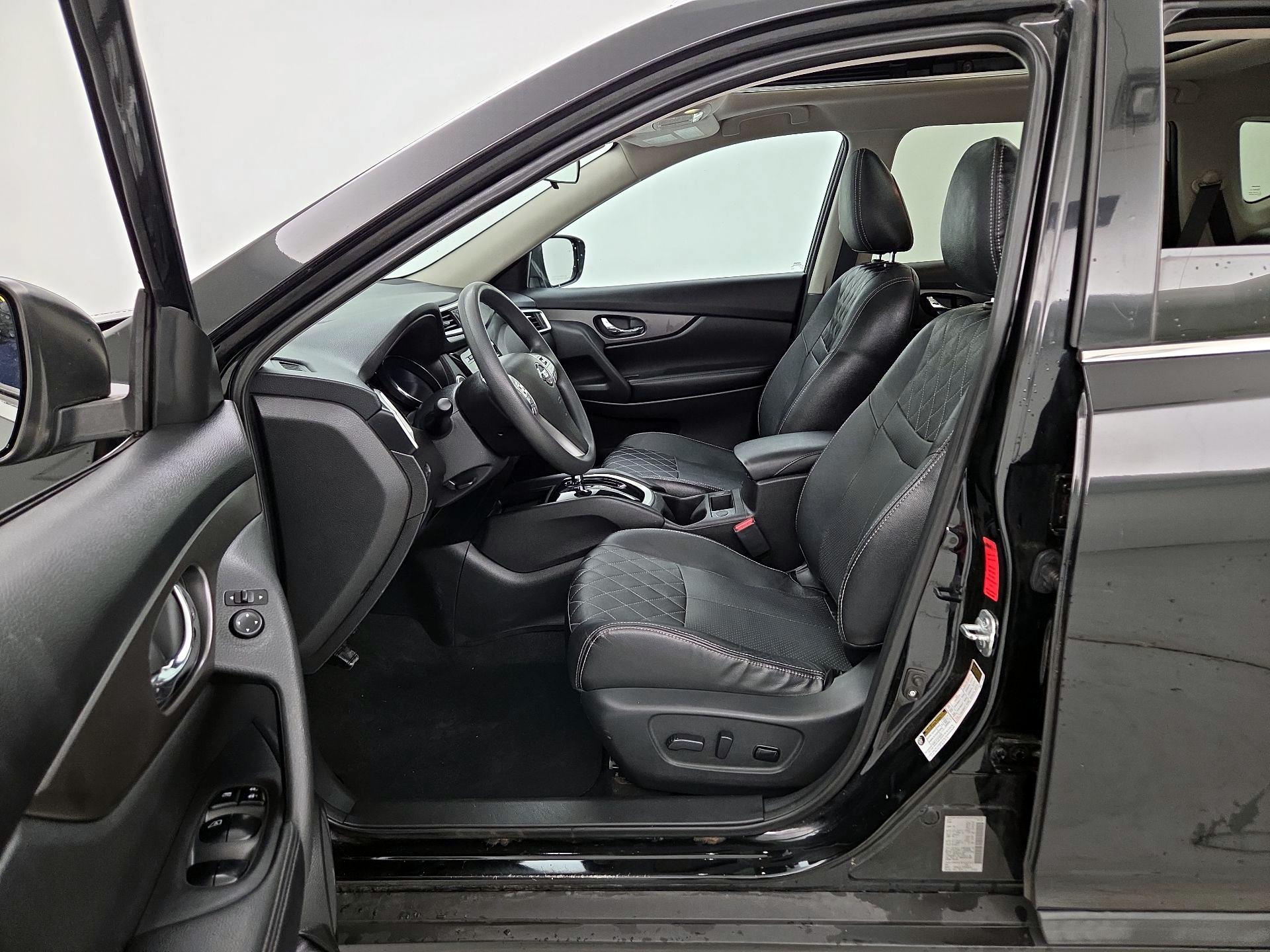 Thumbnail: 2015 Nissan Rogue - 11